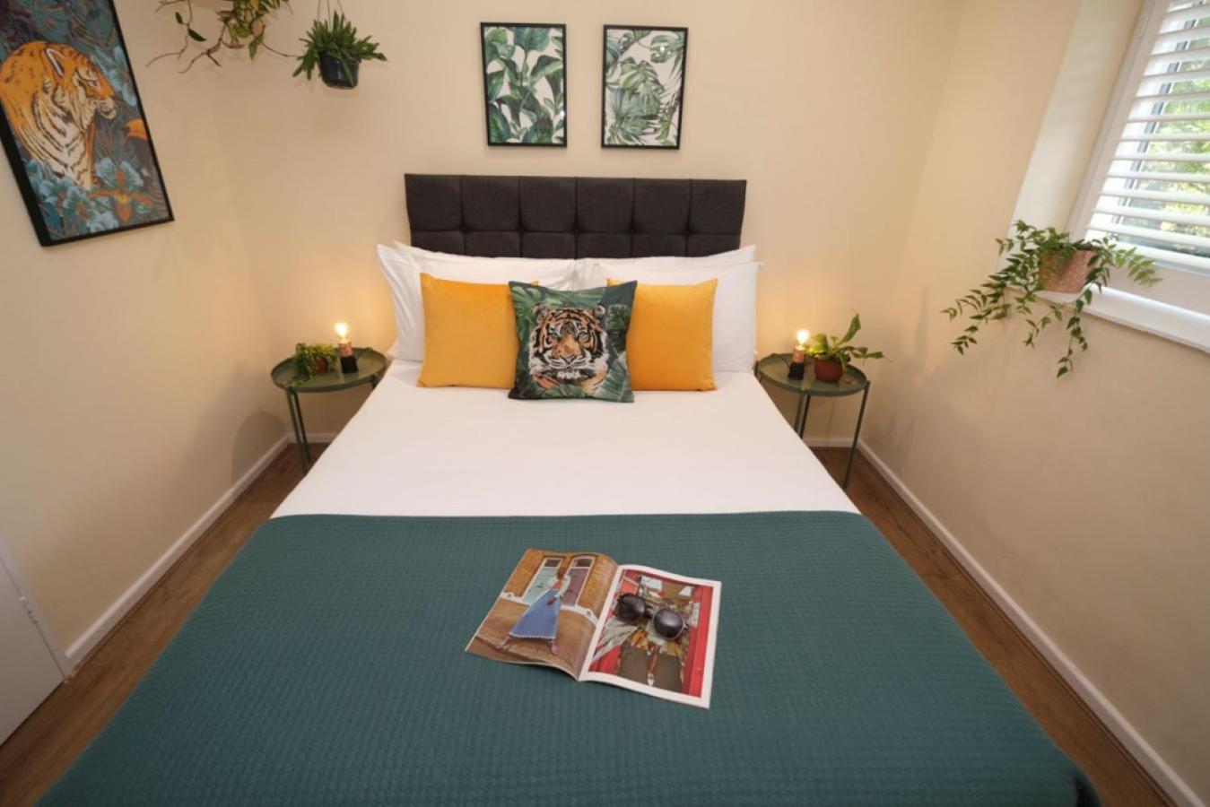 Large Double Room photo 2