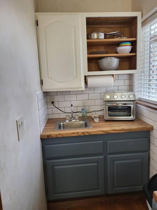 One-Bedroom House photo 2