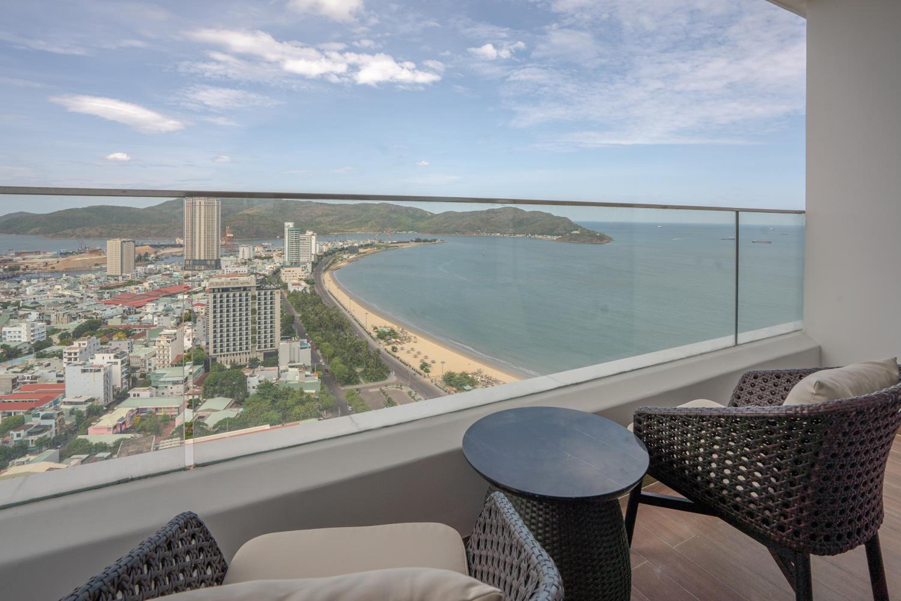 ​Two-bedroom Family Oceanview - Photo 2
