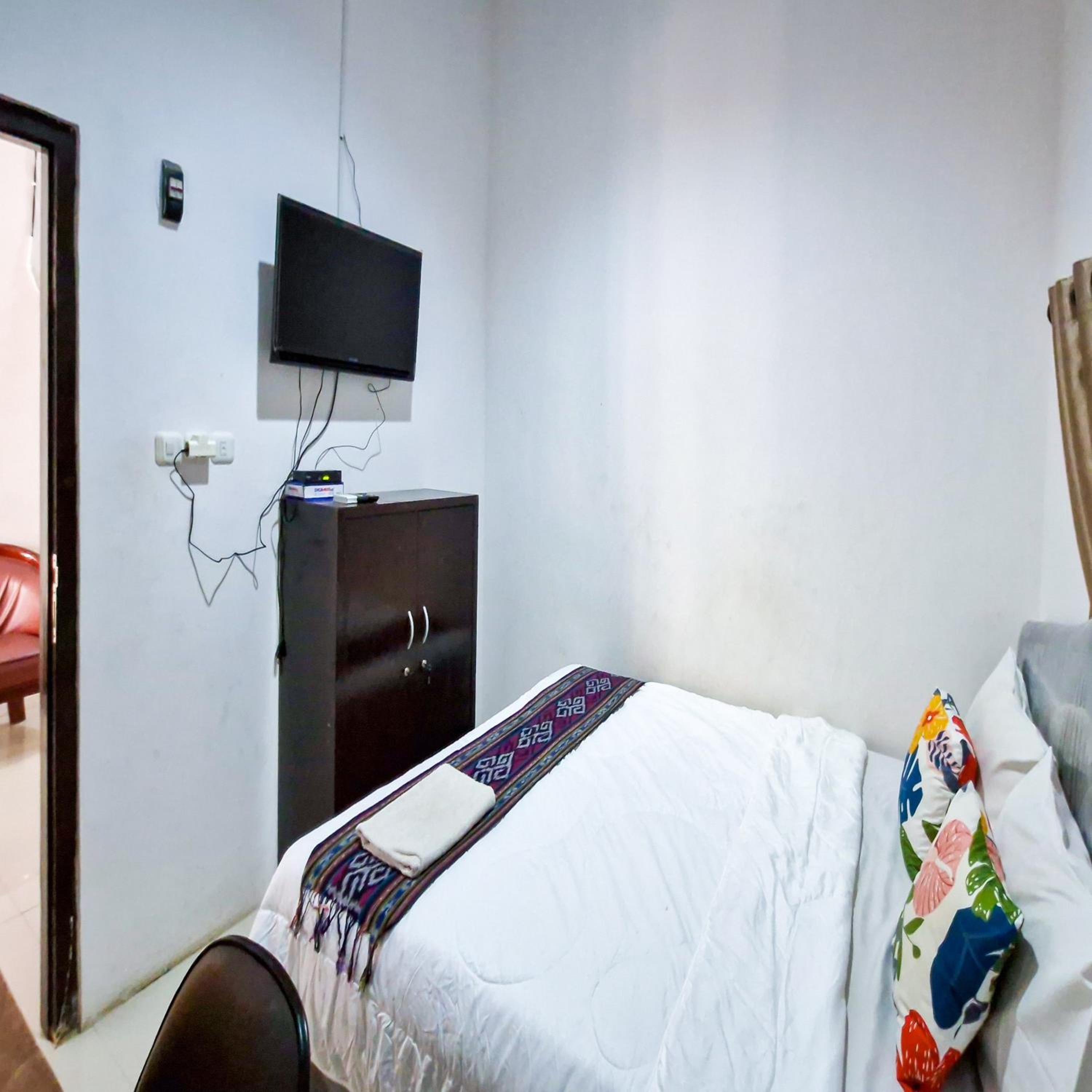 Standard Double Room with Shared Bathroom photo 3