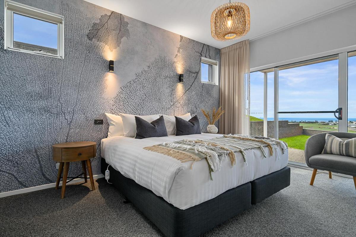 Villa with Sea View photo 3
