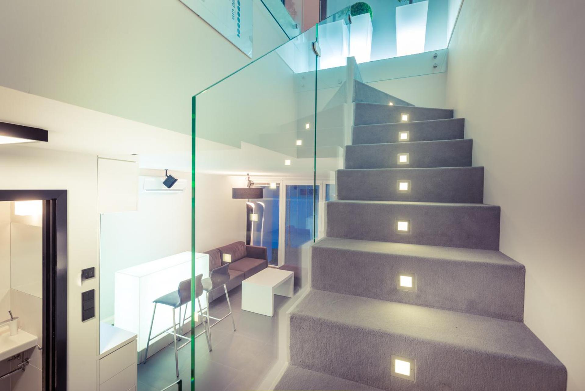 Executive Suite - Photo 2