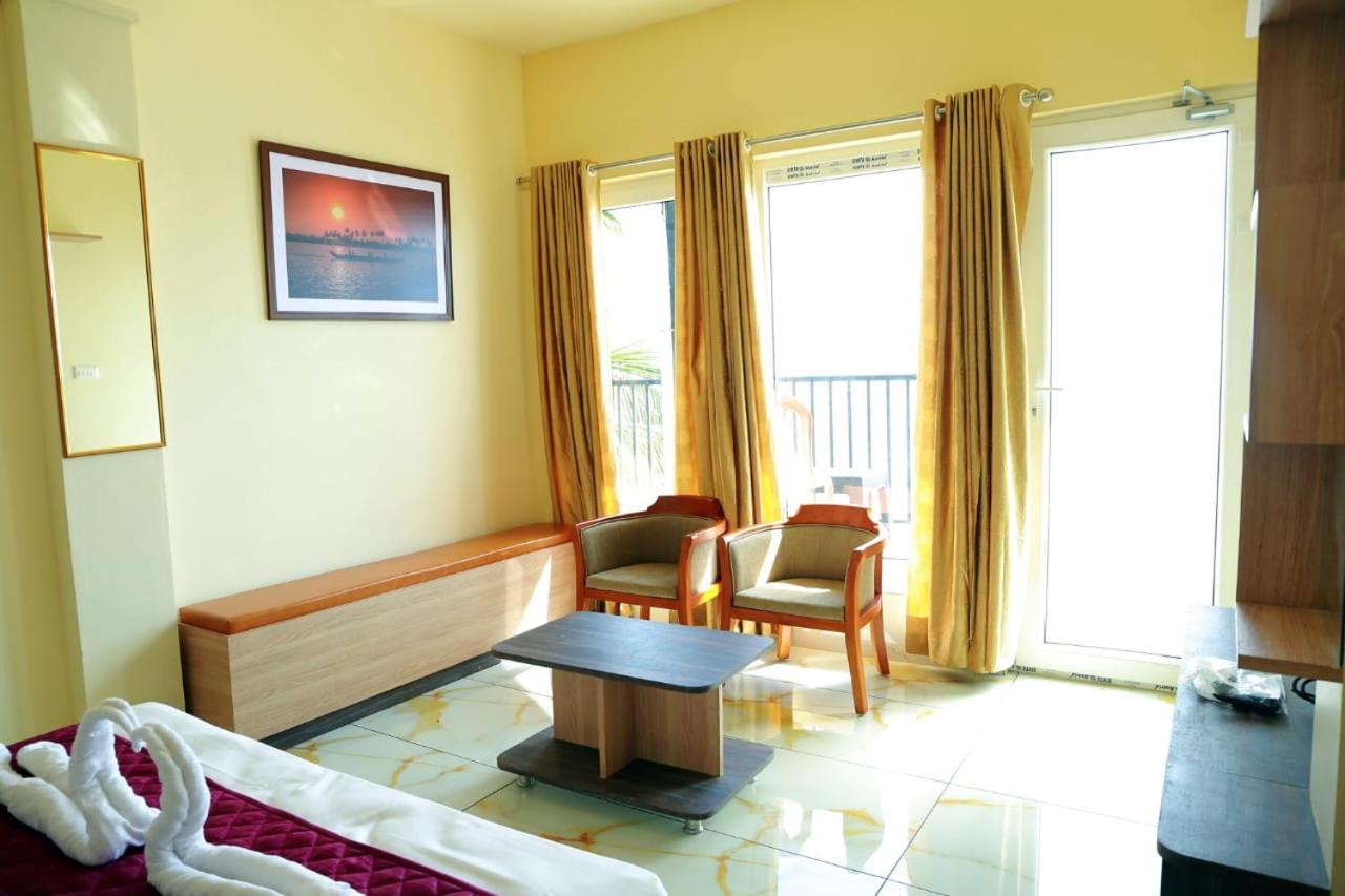 Double Room with Lake View photo 2