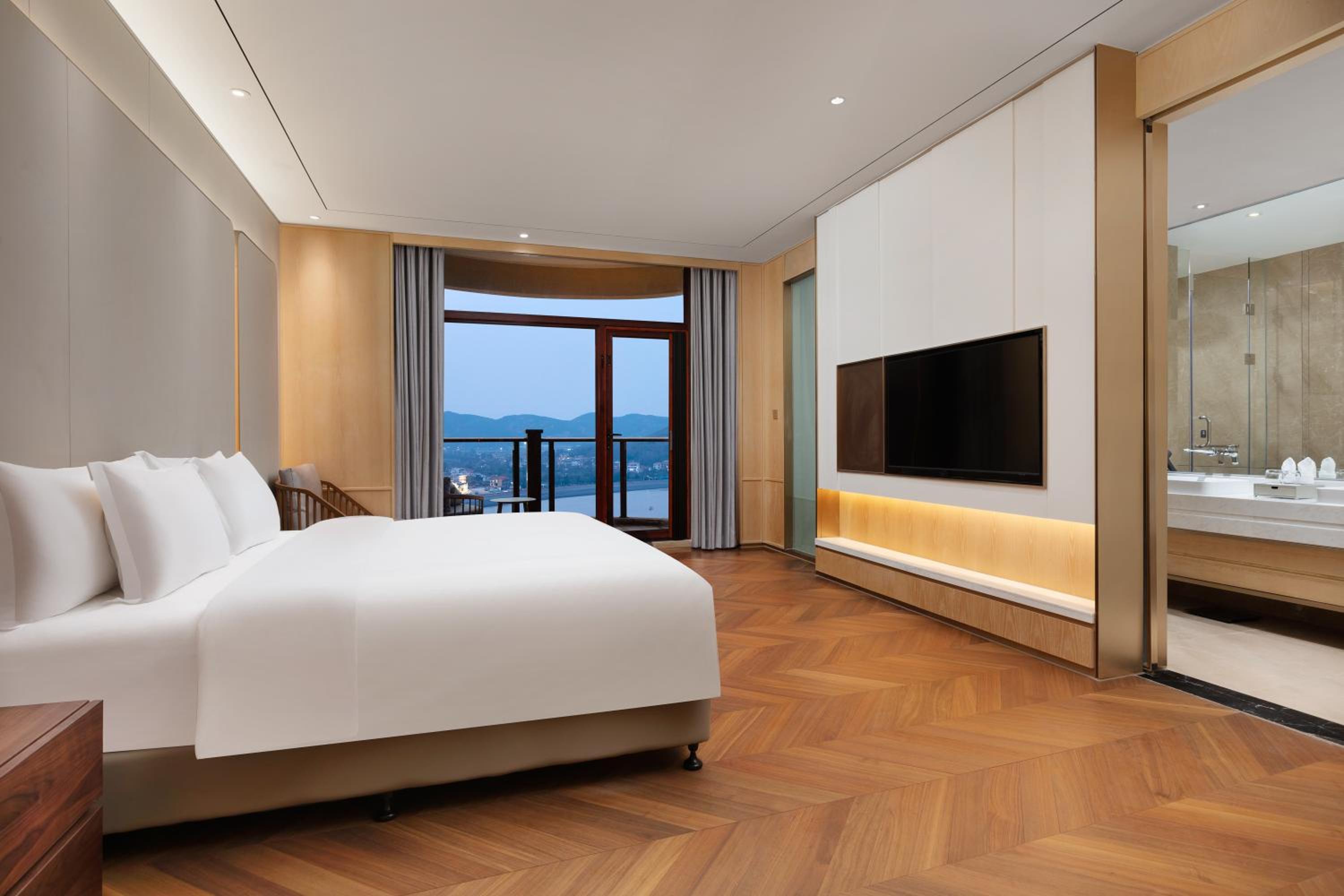 Panoramic Suite - Photo 1