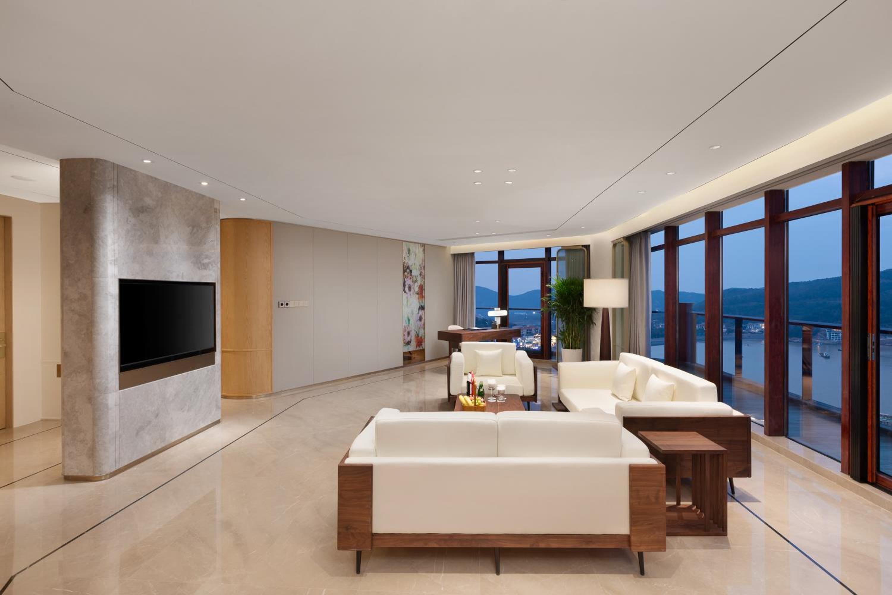 Panoramic Suite - Photo 2