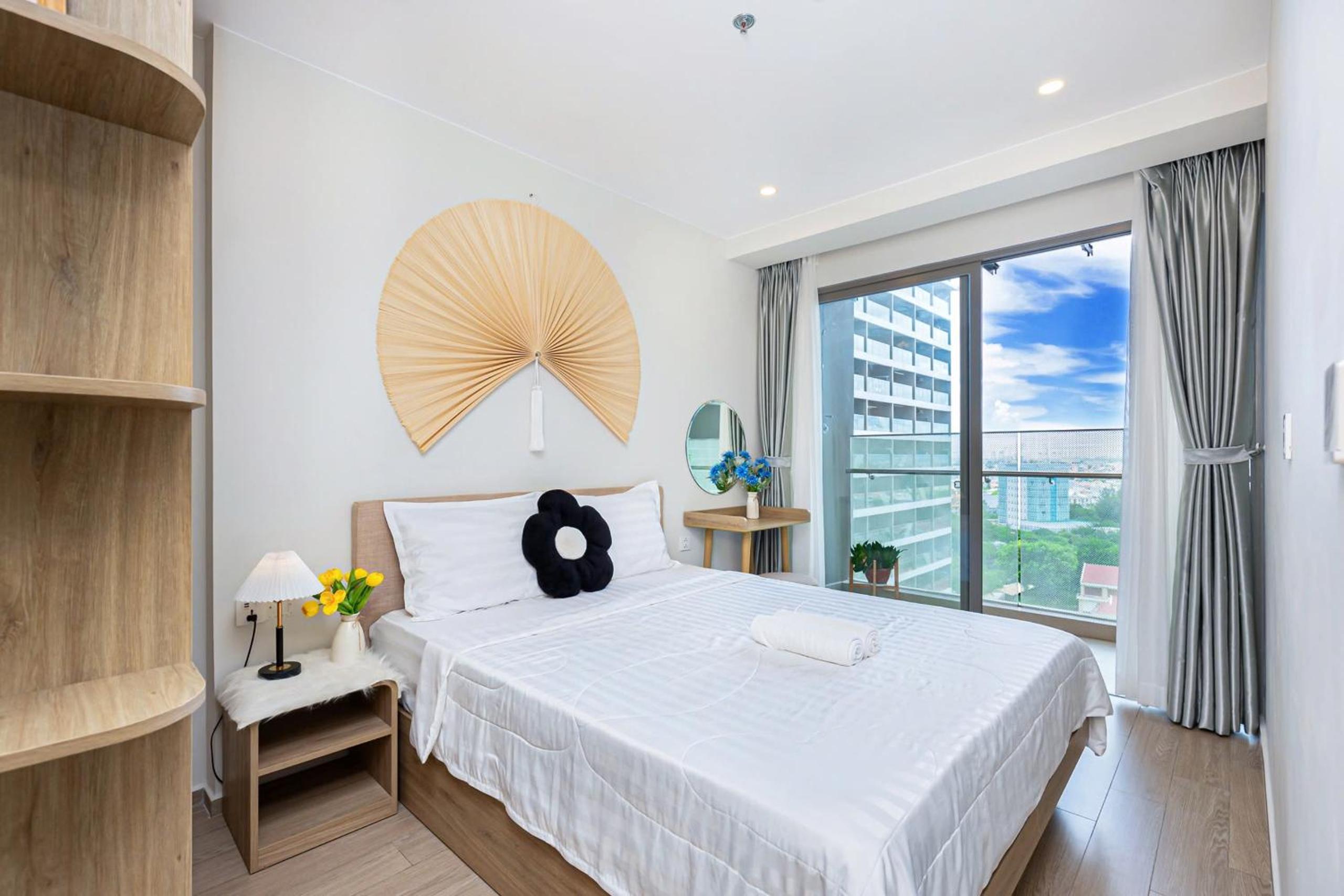 Two-Bedroom Apartment with View - Photo 31