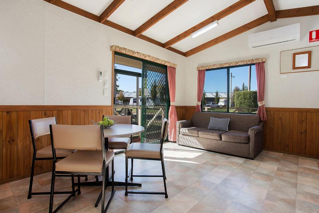 Two Bedroom Pet Friendly Cabin