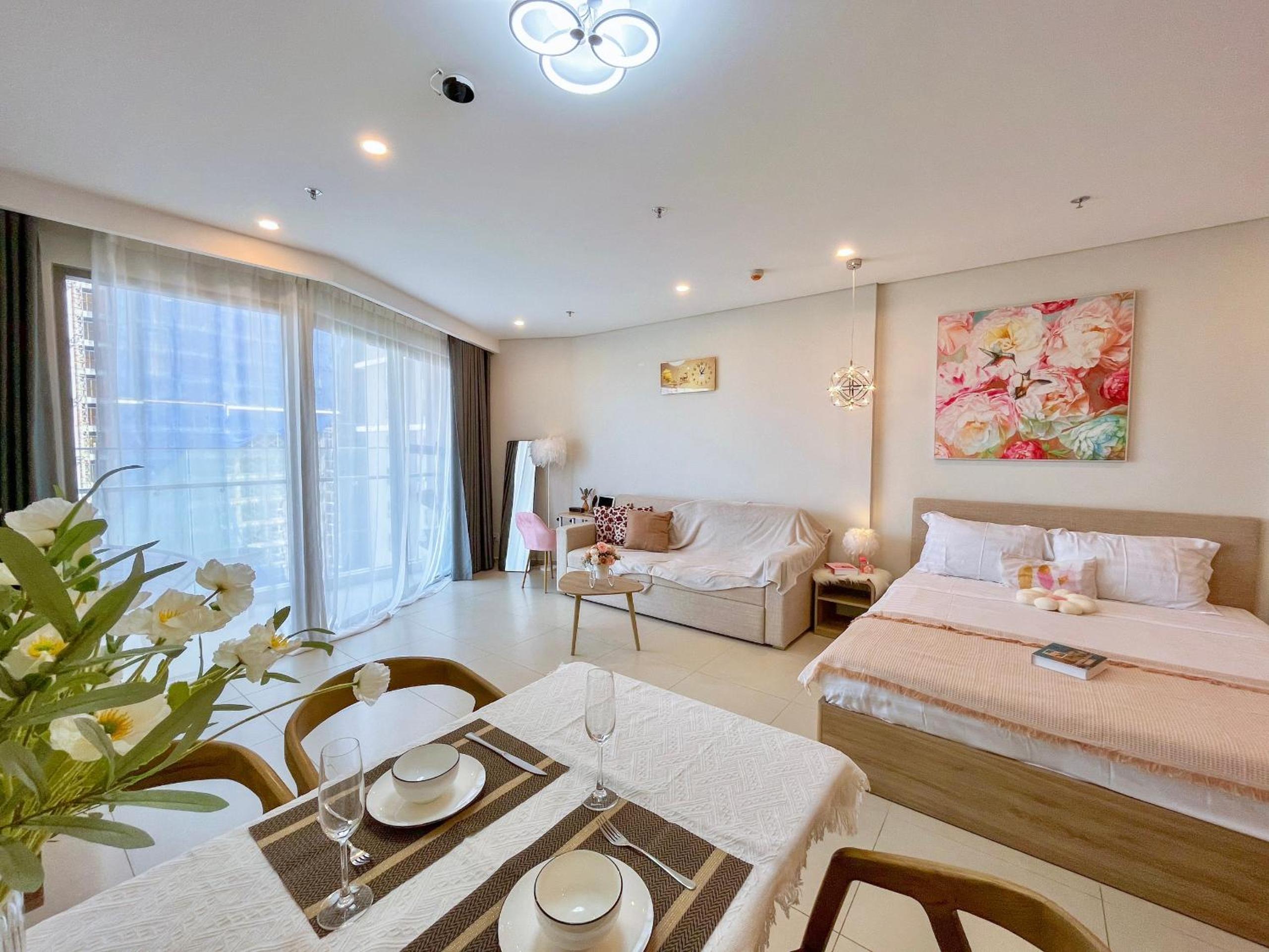 One-Bedroom Apartment with Balcony - Photo 24