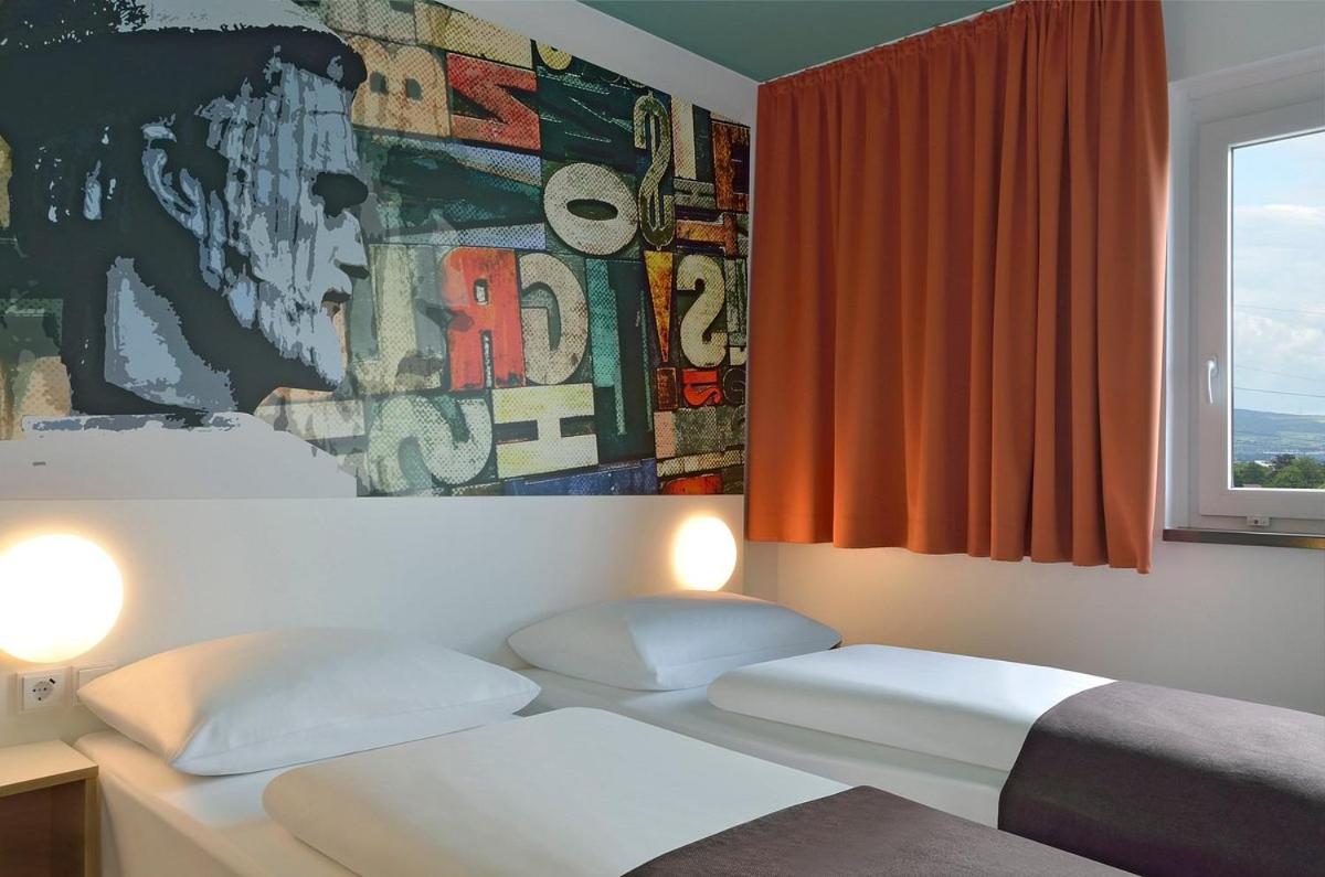 Twin Room - Photo 3