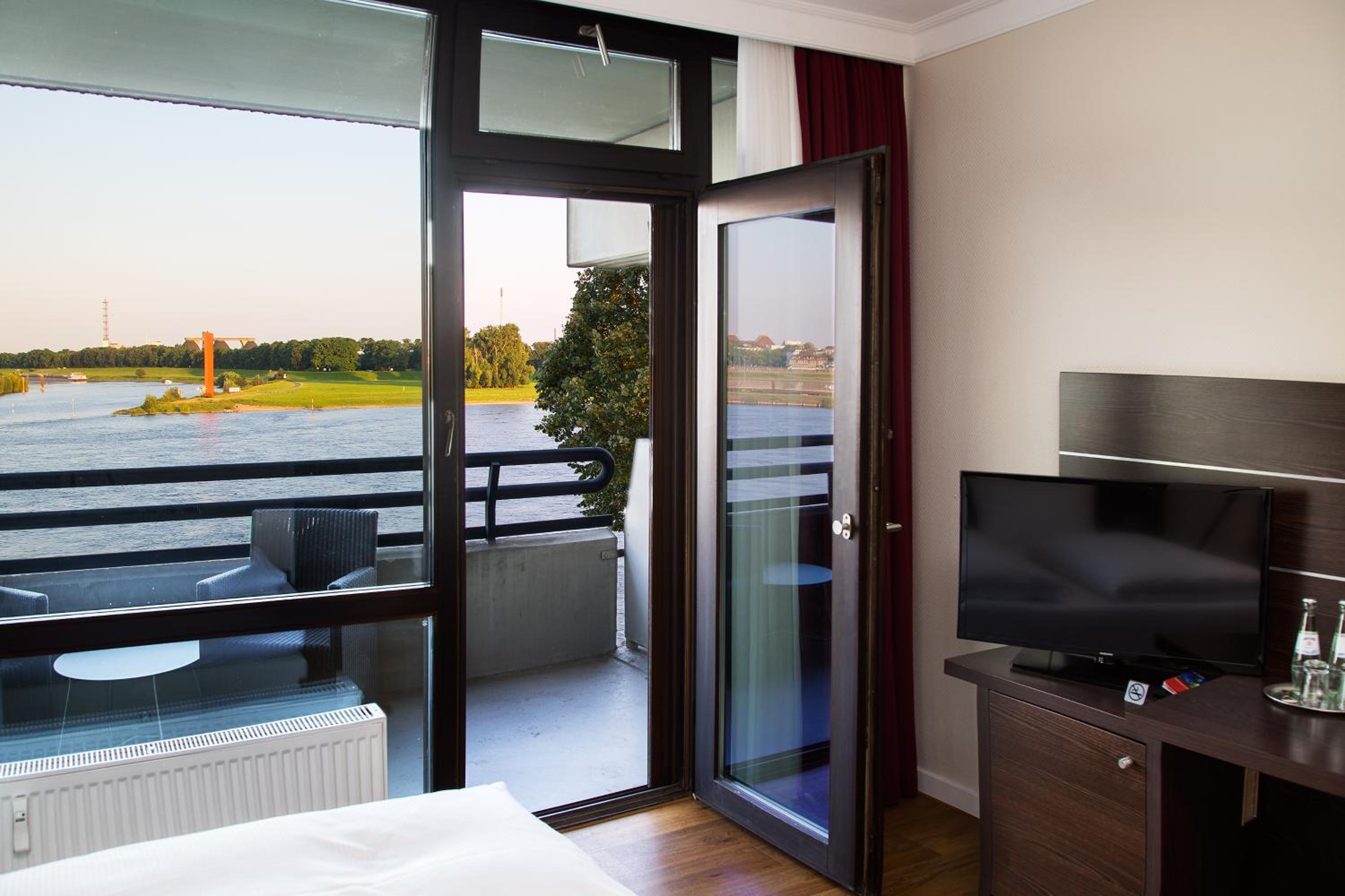 Comfort Double Room with River View photo 2