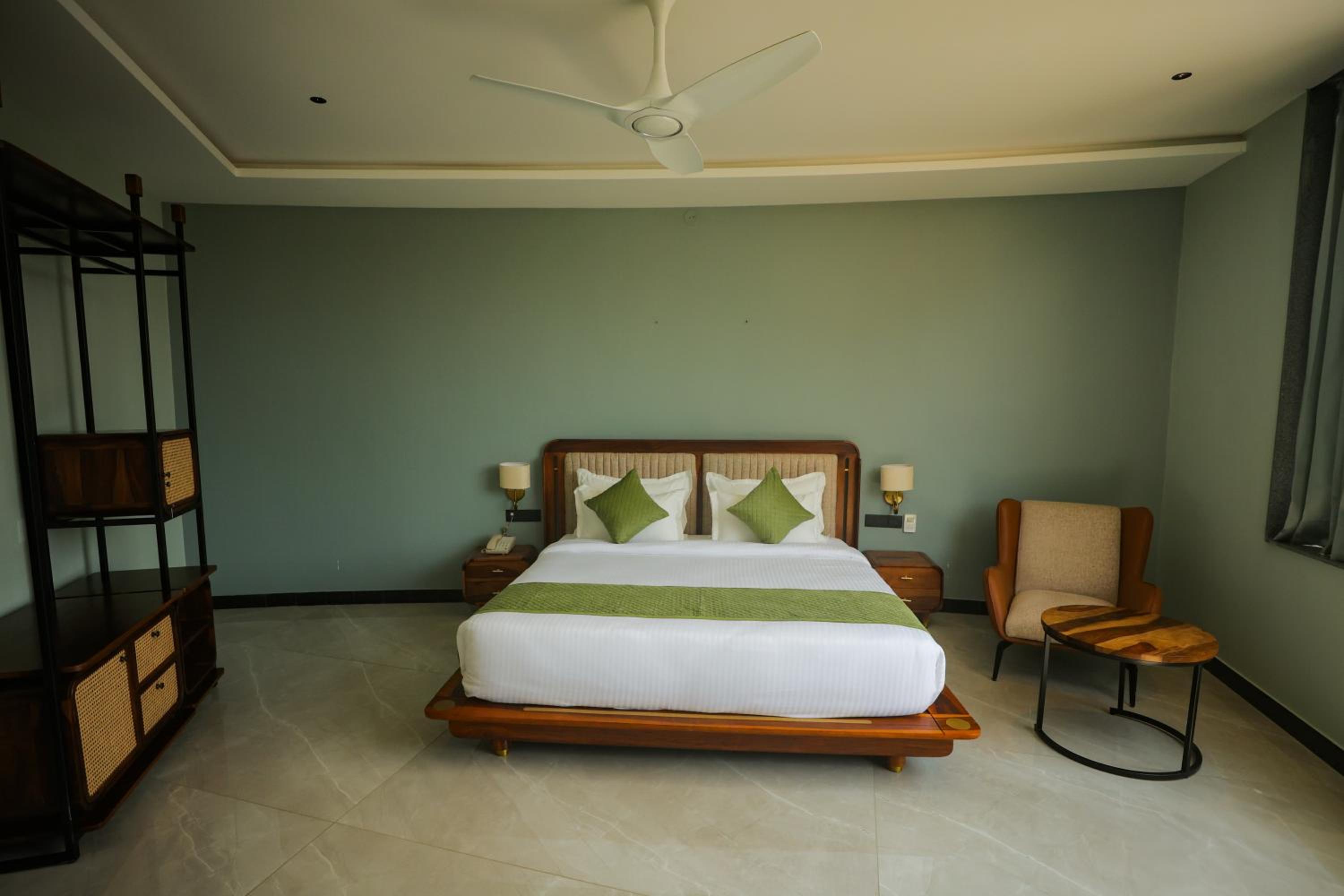 Double Room With Pool View photo 1