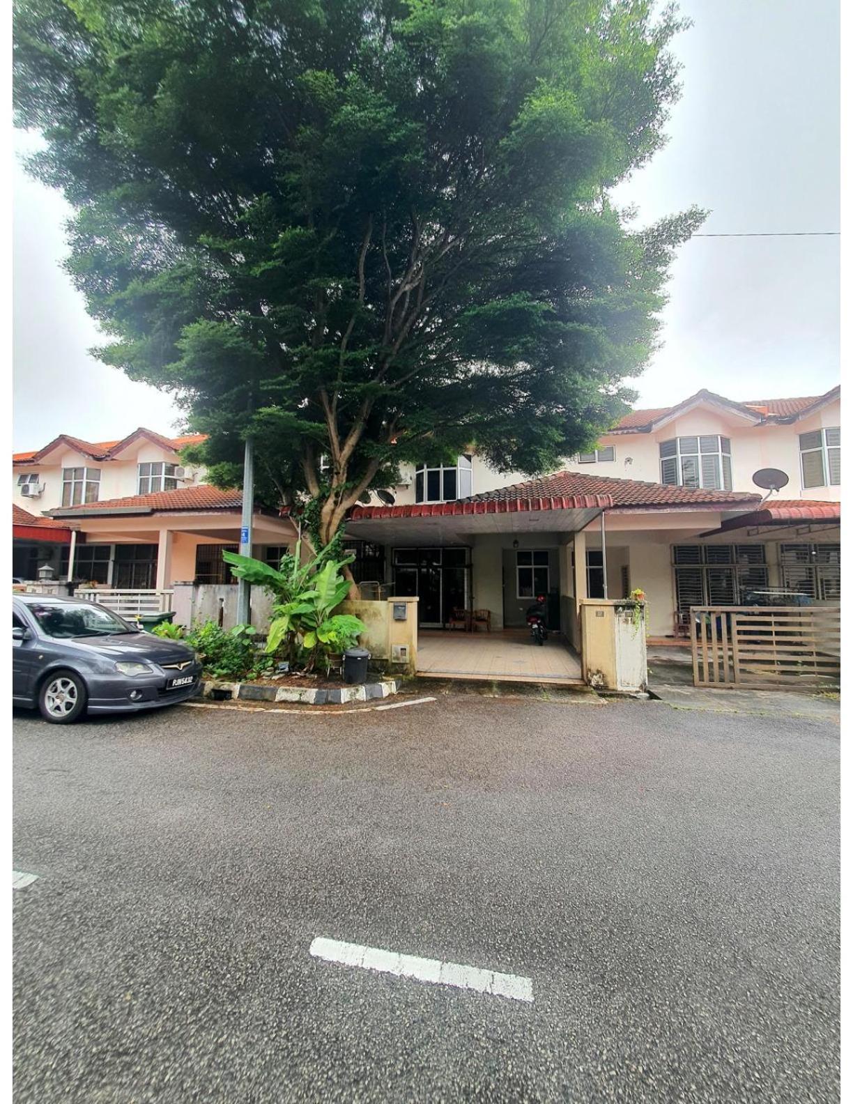 Four-Bedroom House photo 1