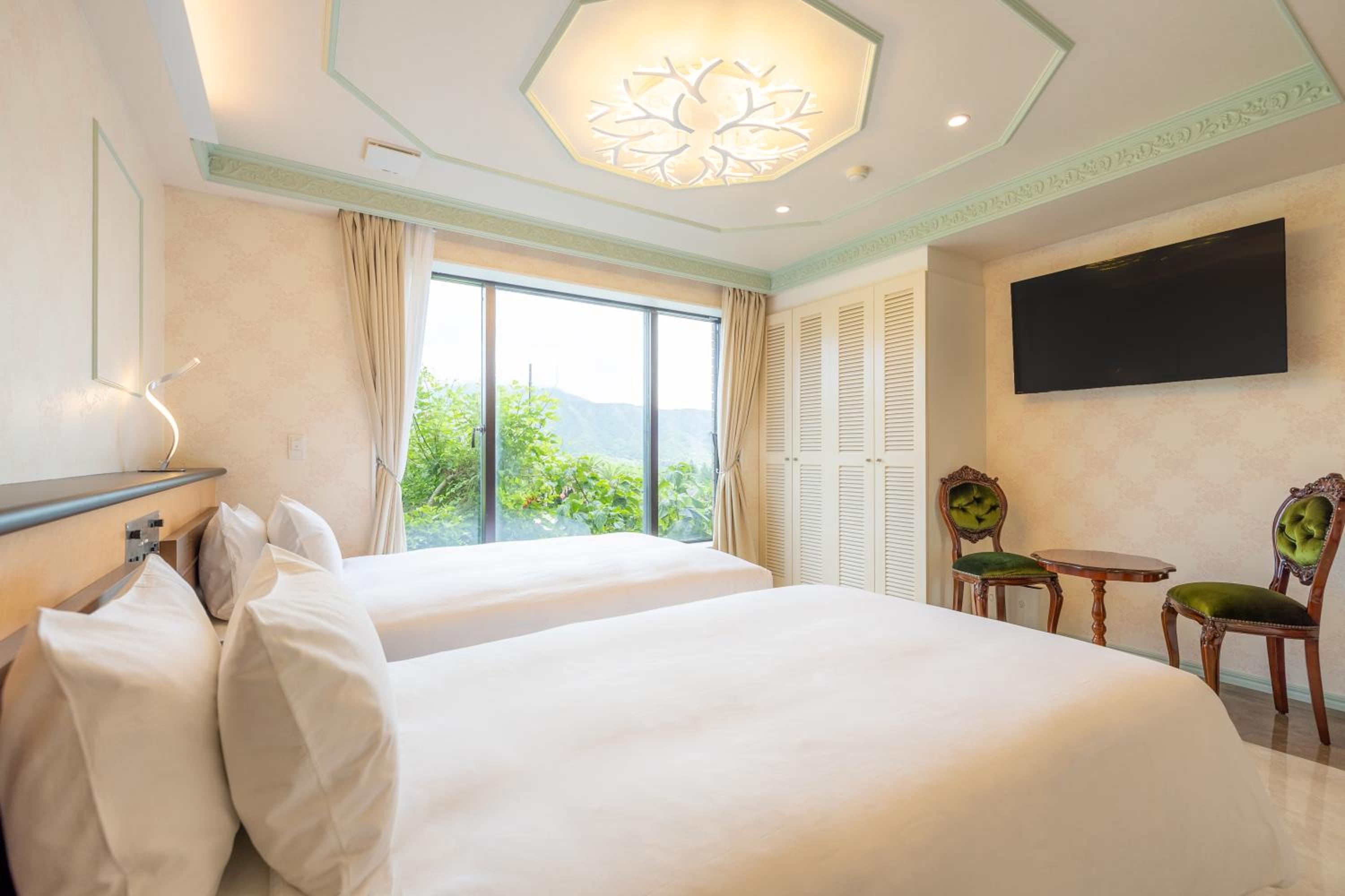 Superior Twin Room - Photo 5