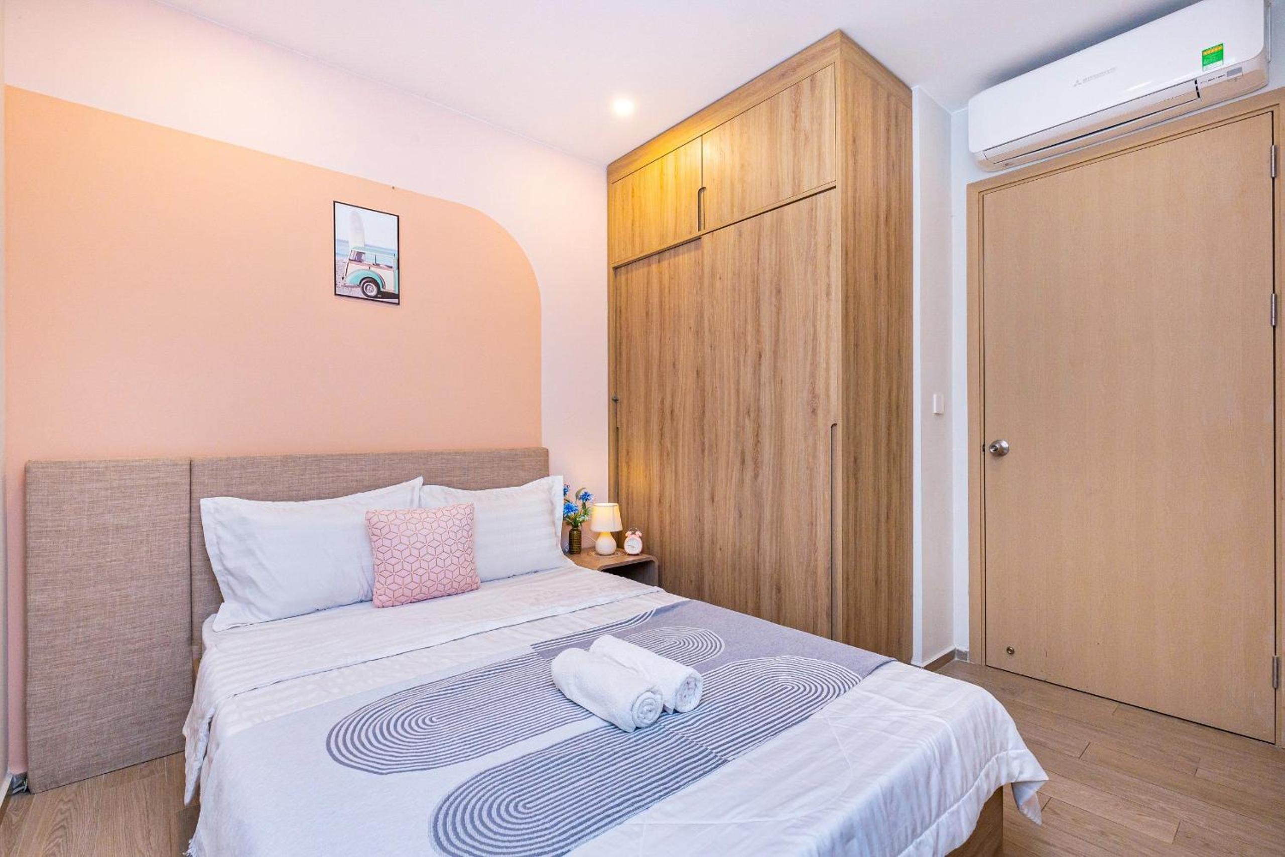 Three-Bedroom Apartment with Sea View - Photo 53