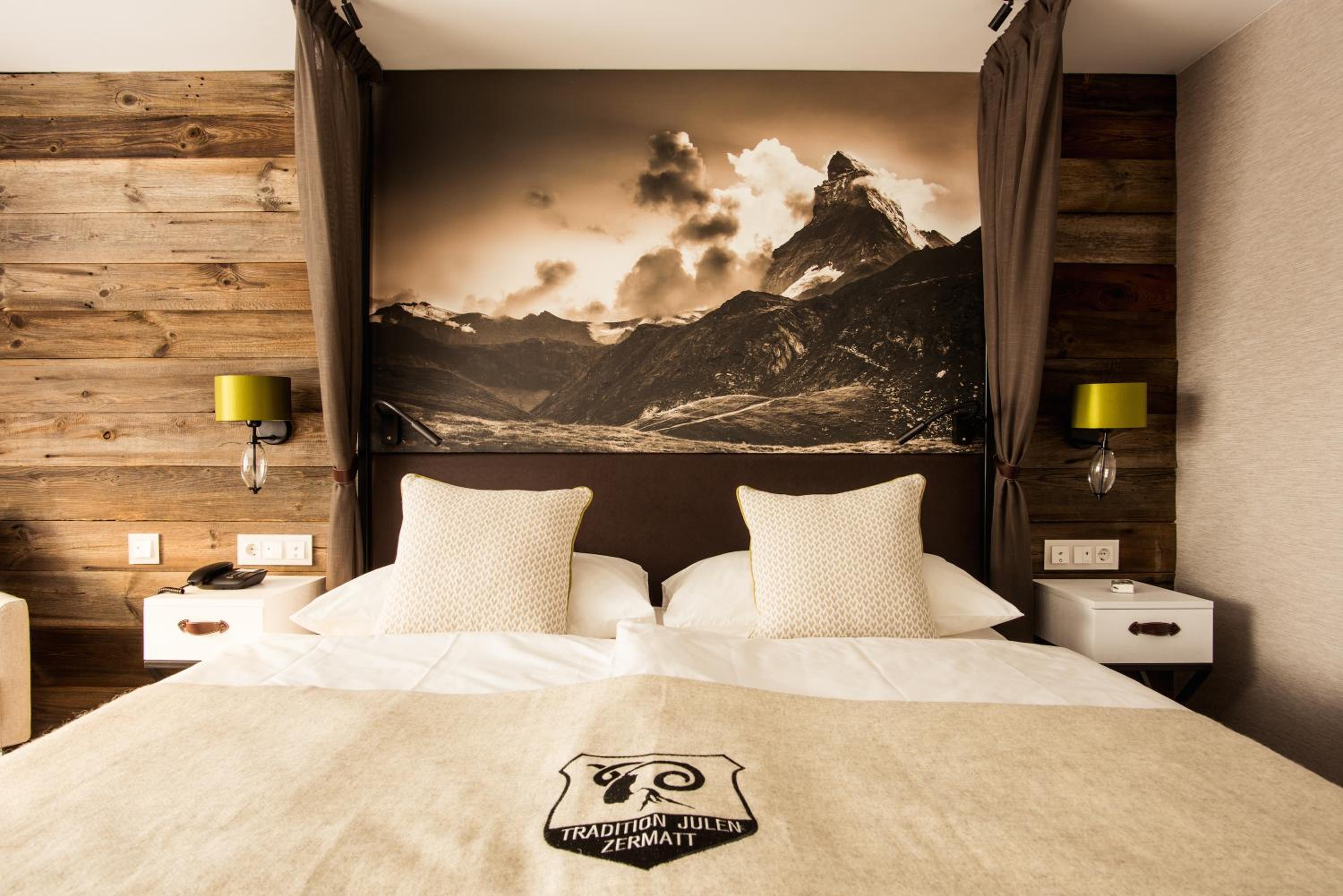 Deluxe Double Room (2 Adults) - Photo 7