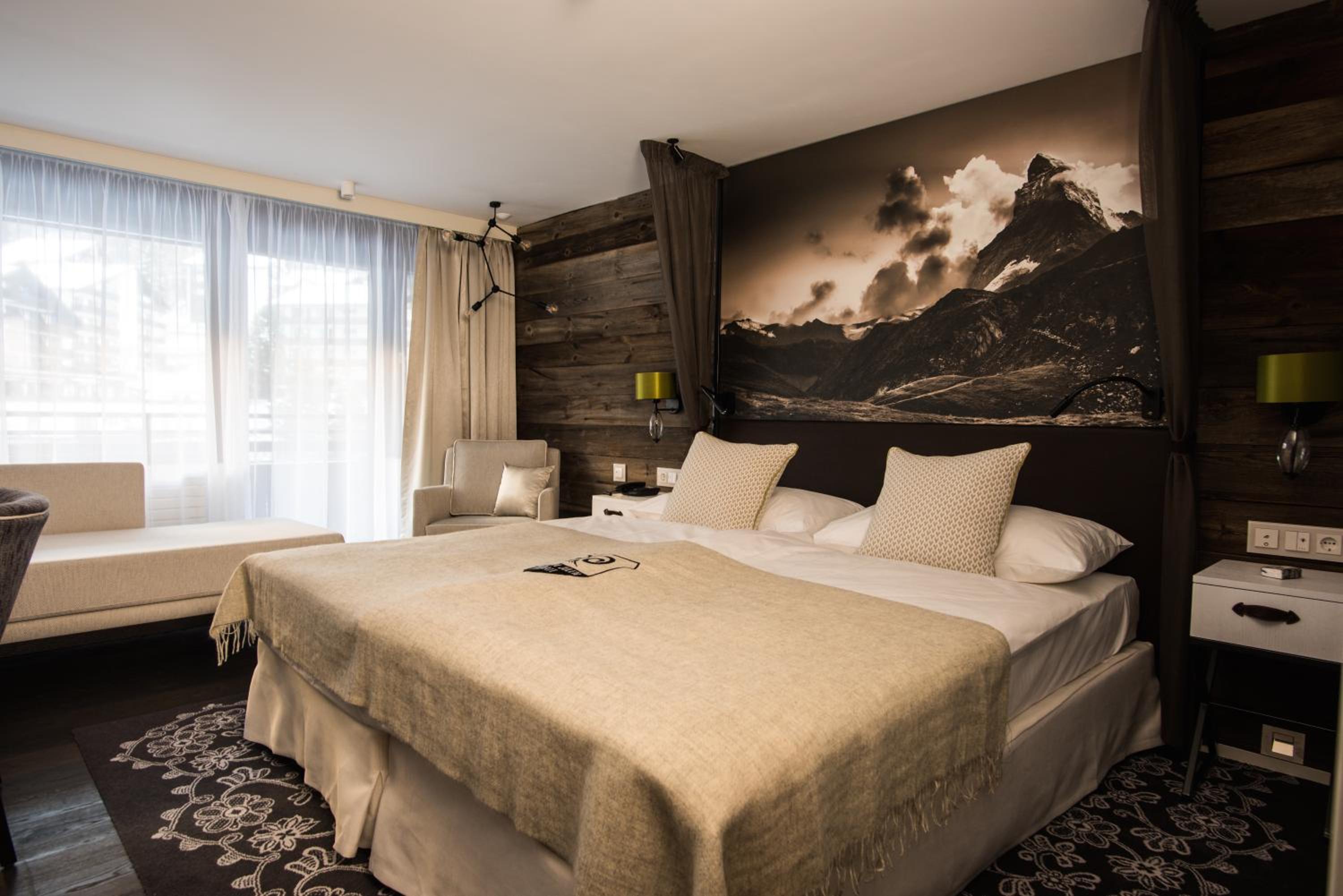 Deluxe Double Room (2 Adults) - Photo 8