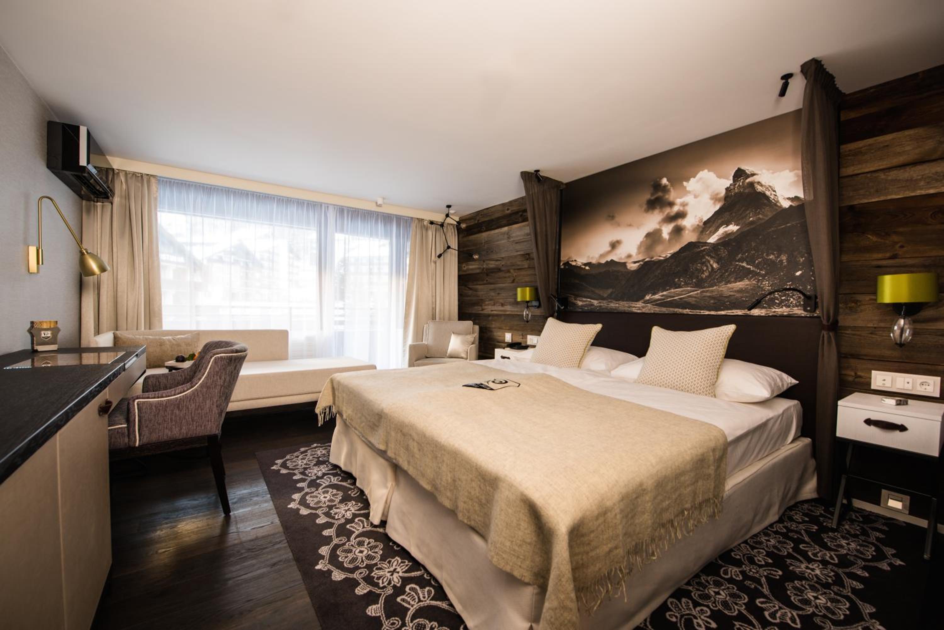 Deluxe Double Room (2 Adults) - Photo 1