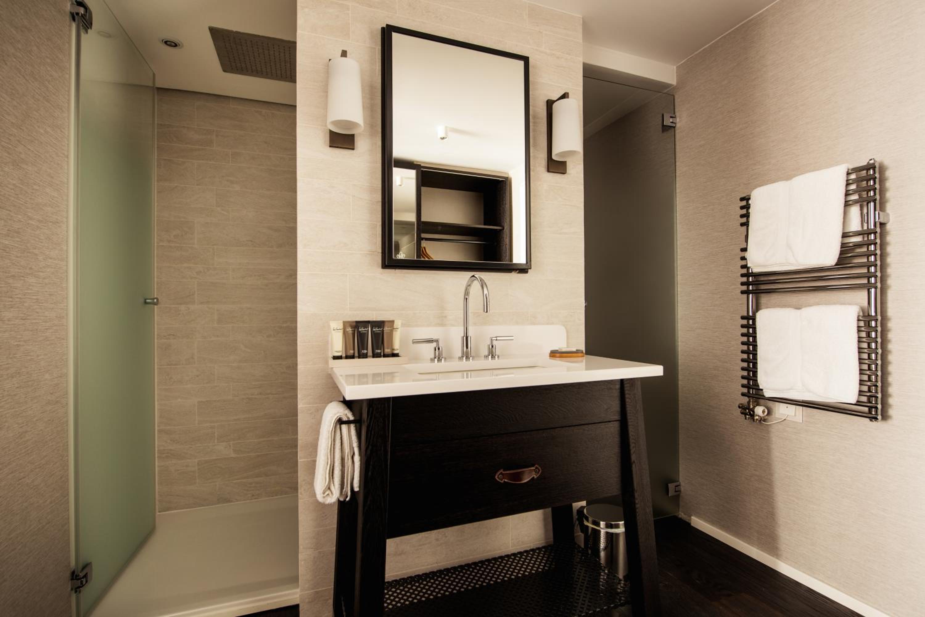 Deluxe Double Room (2 Adults) - Photo 5