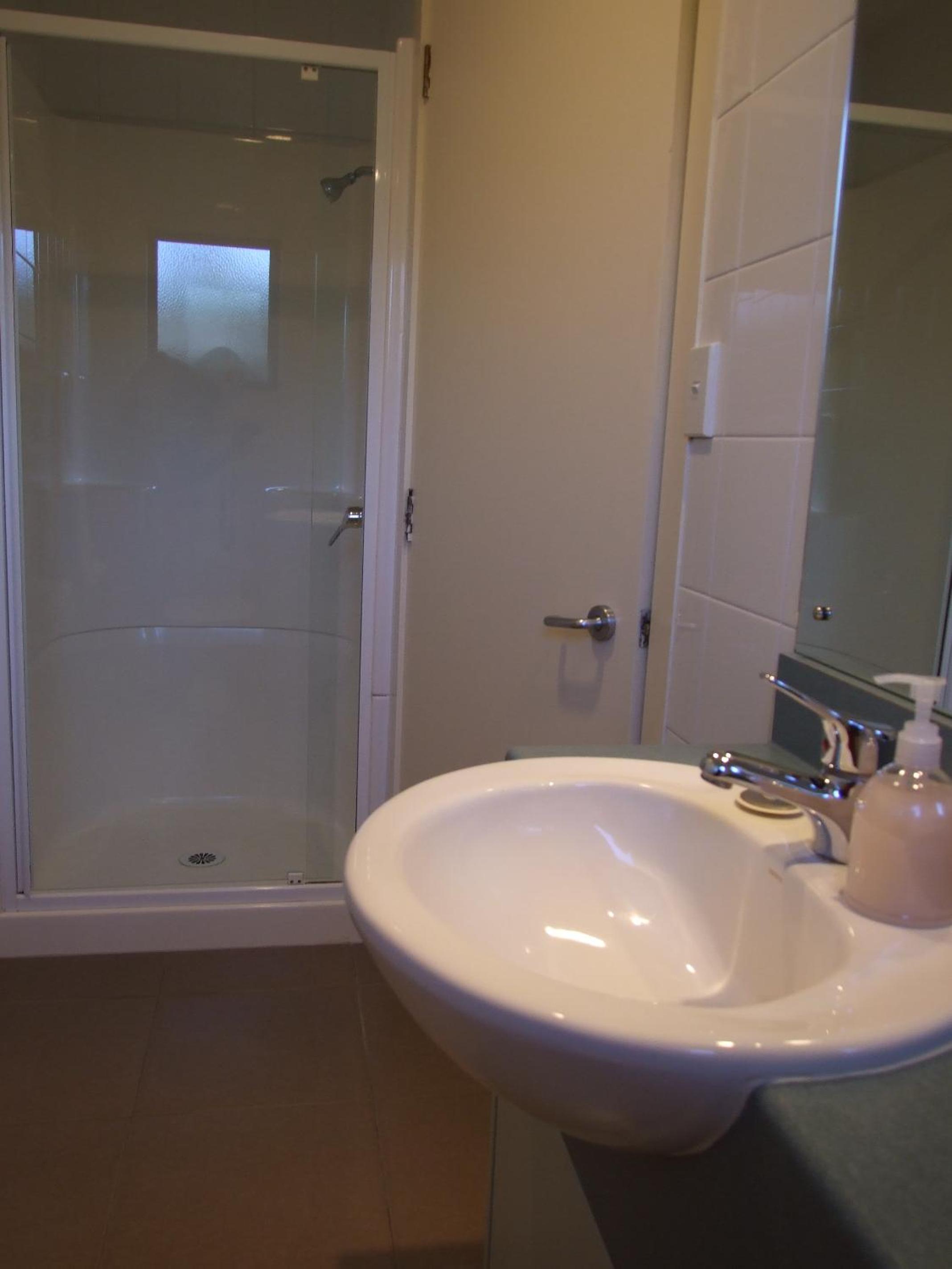 Budget Double Room photo 3
