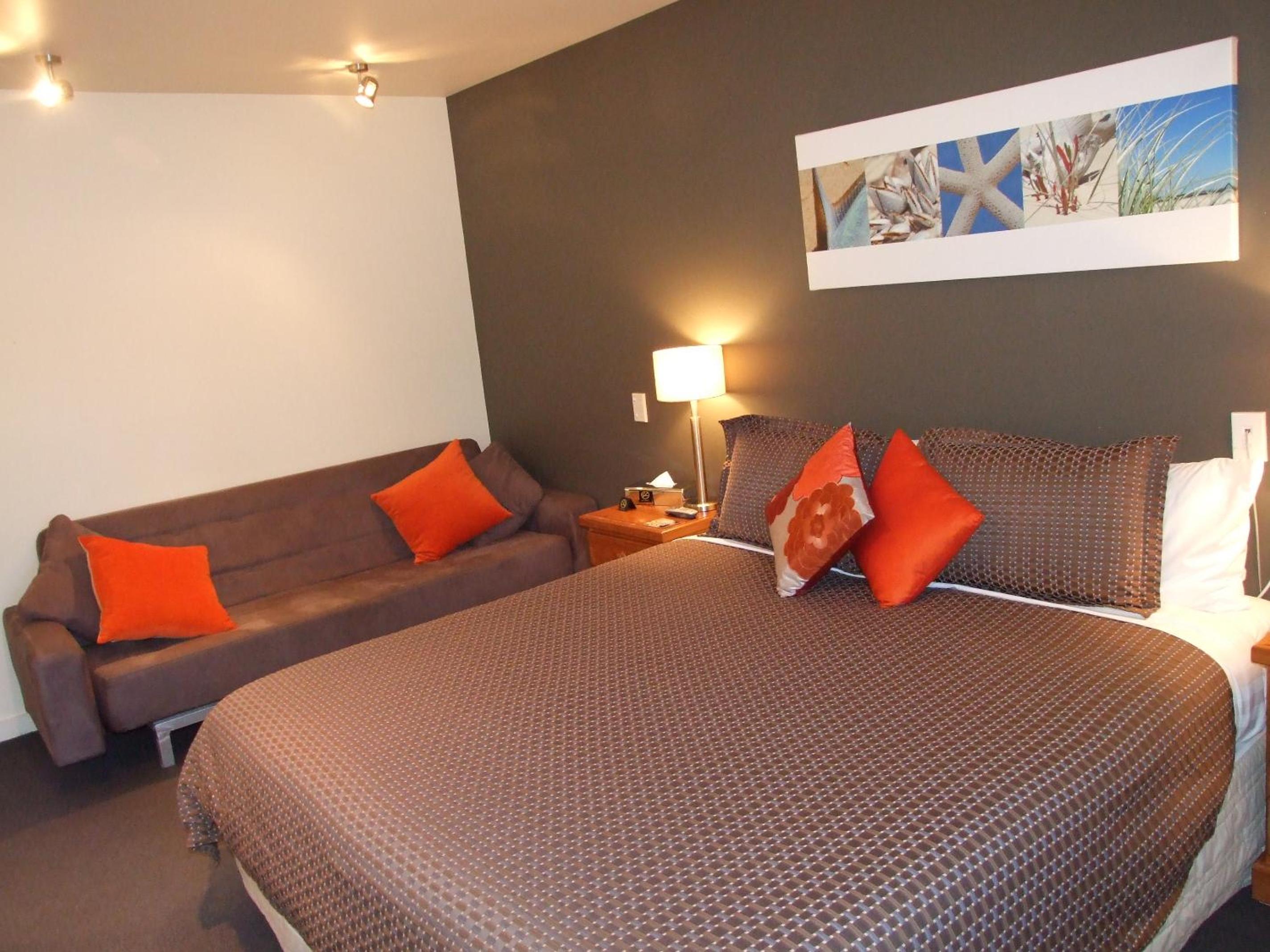 King Room with Sofa Bed photo 2