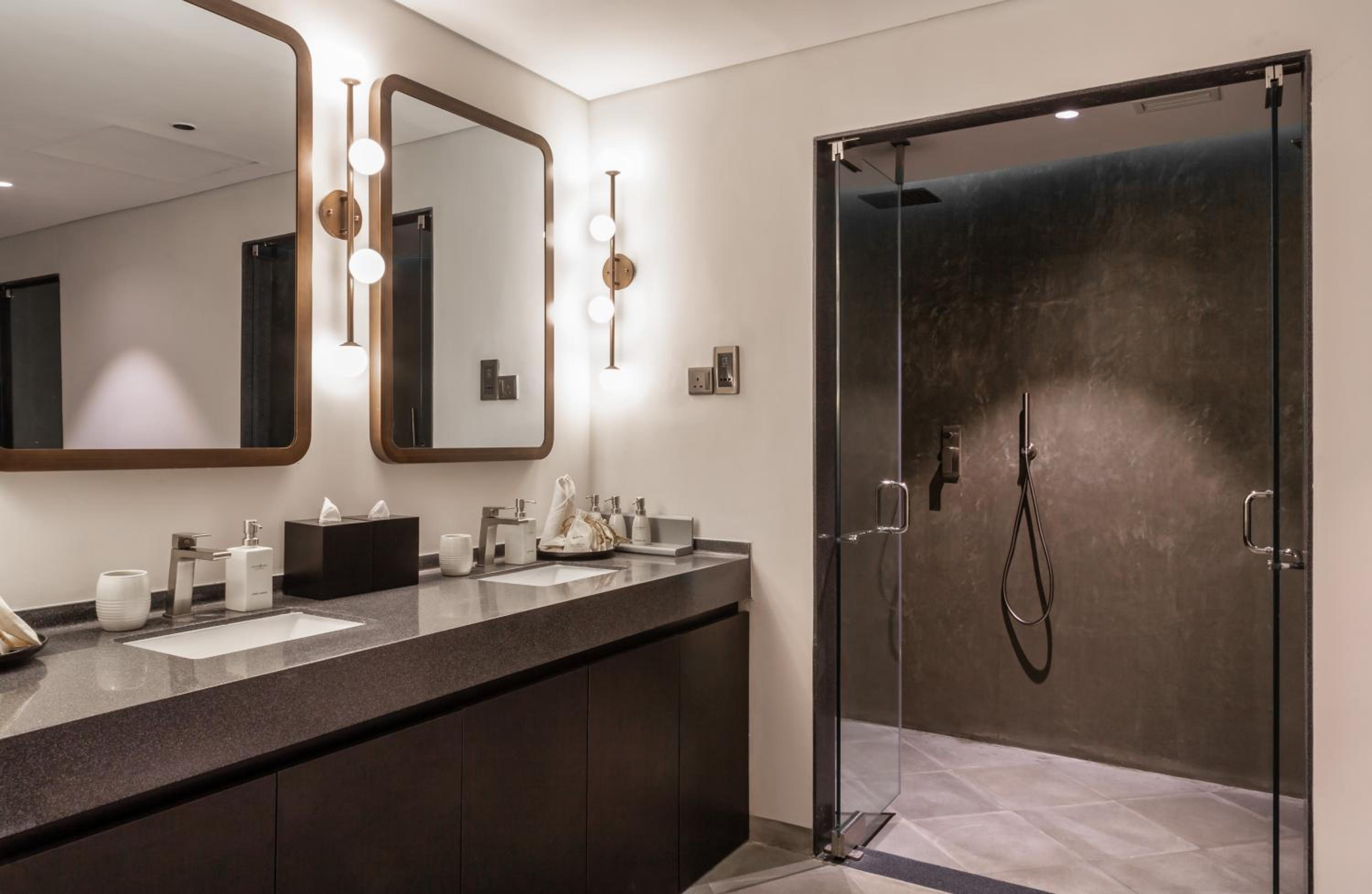 Four-Bedroom Luxury Apartment photo 2