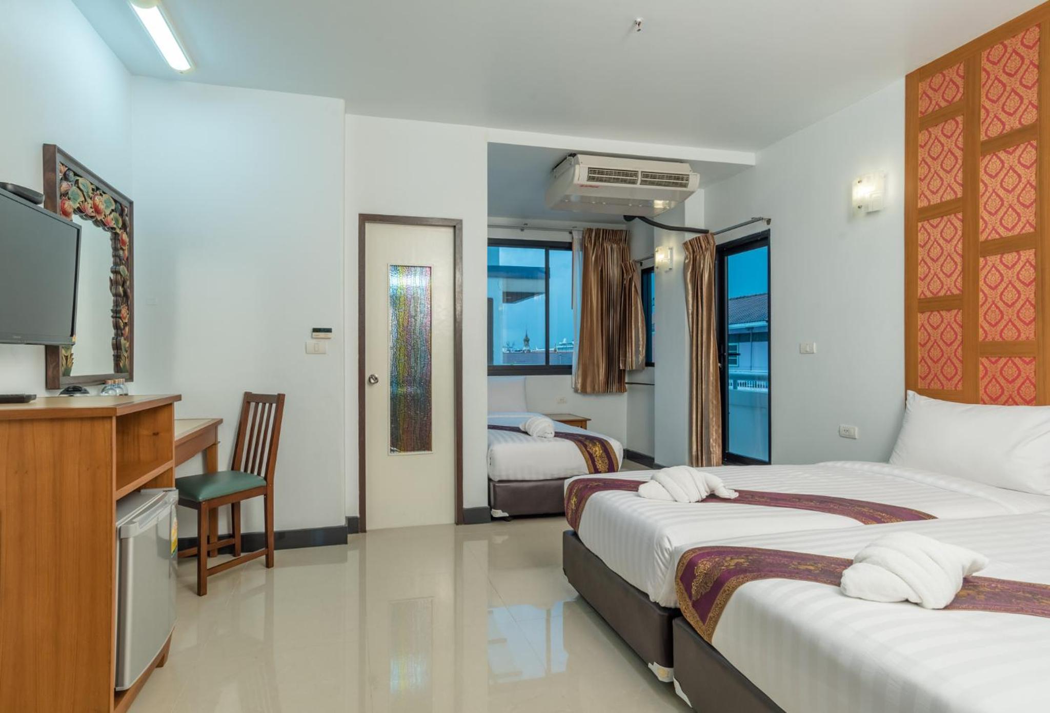 Superior Triple Room photo 2
