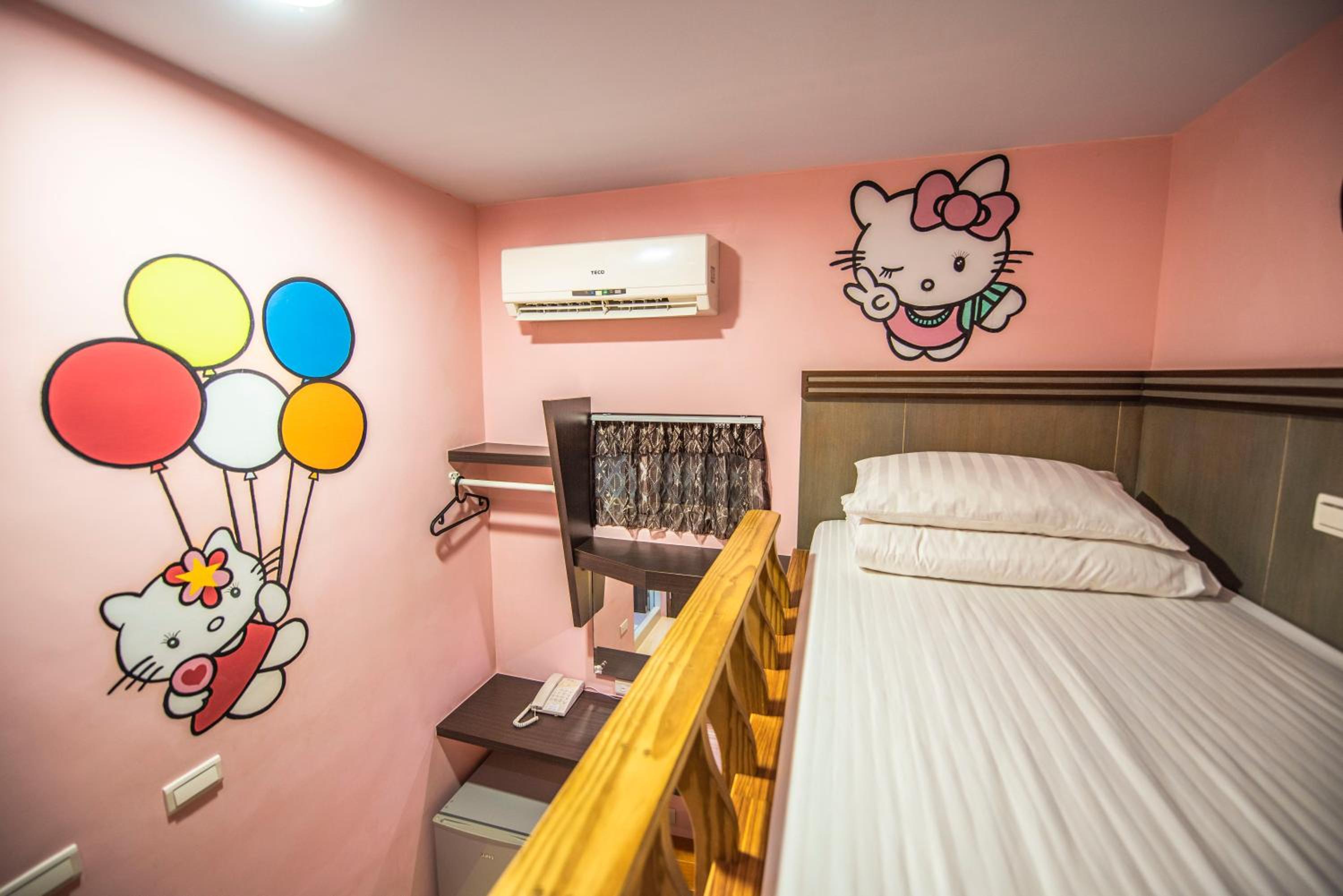Twin Room - Bunk Bed photo 1
