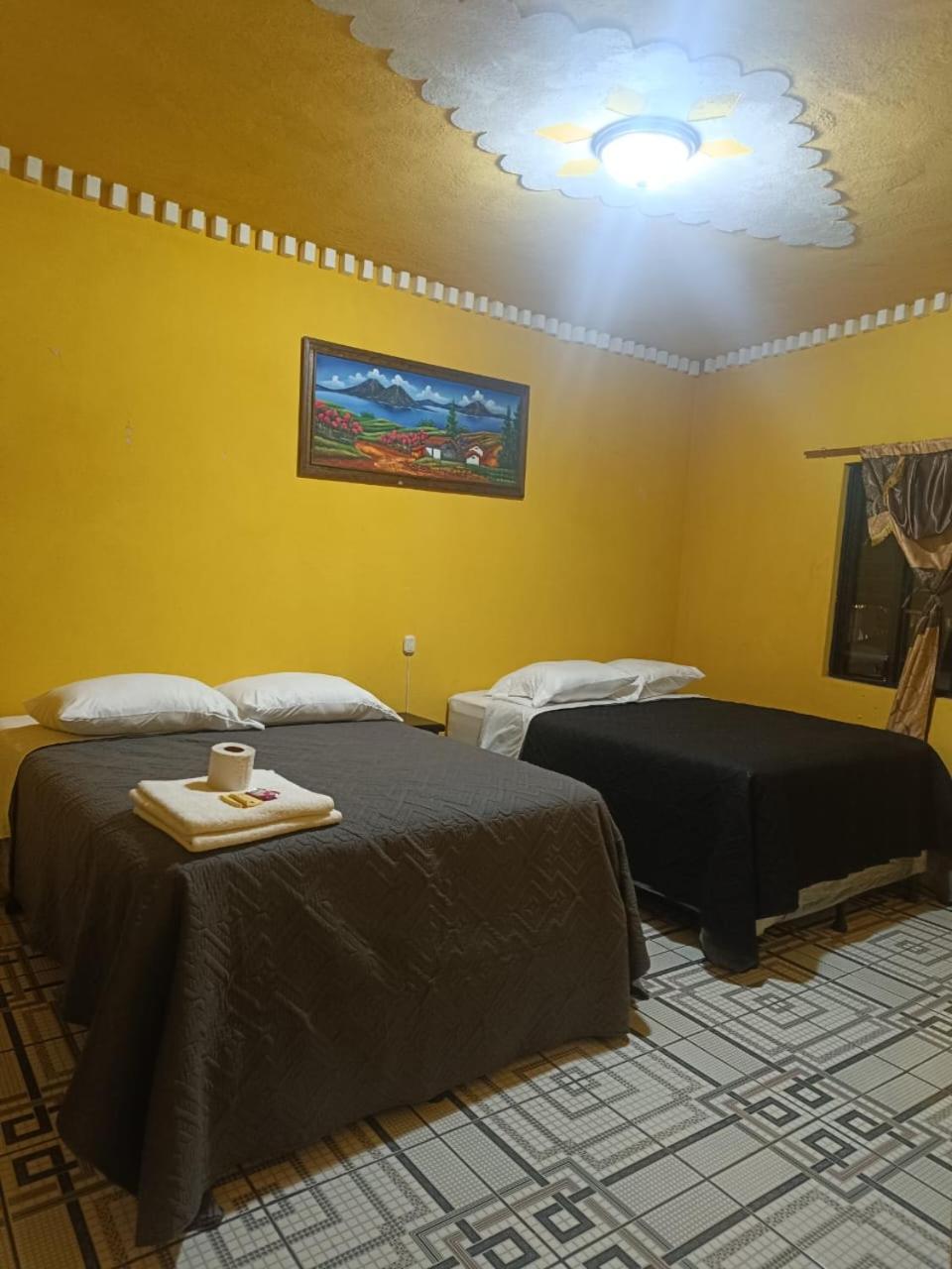 Twin Room With Private Bathroom photo 2