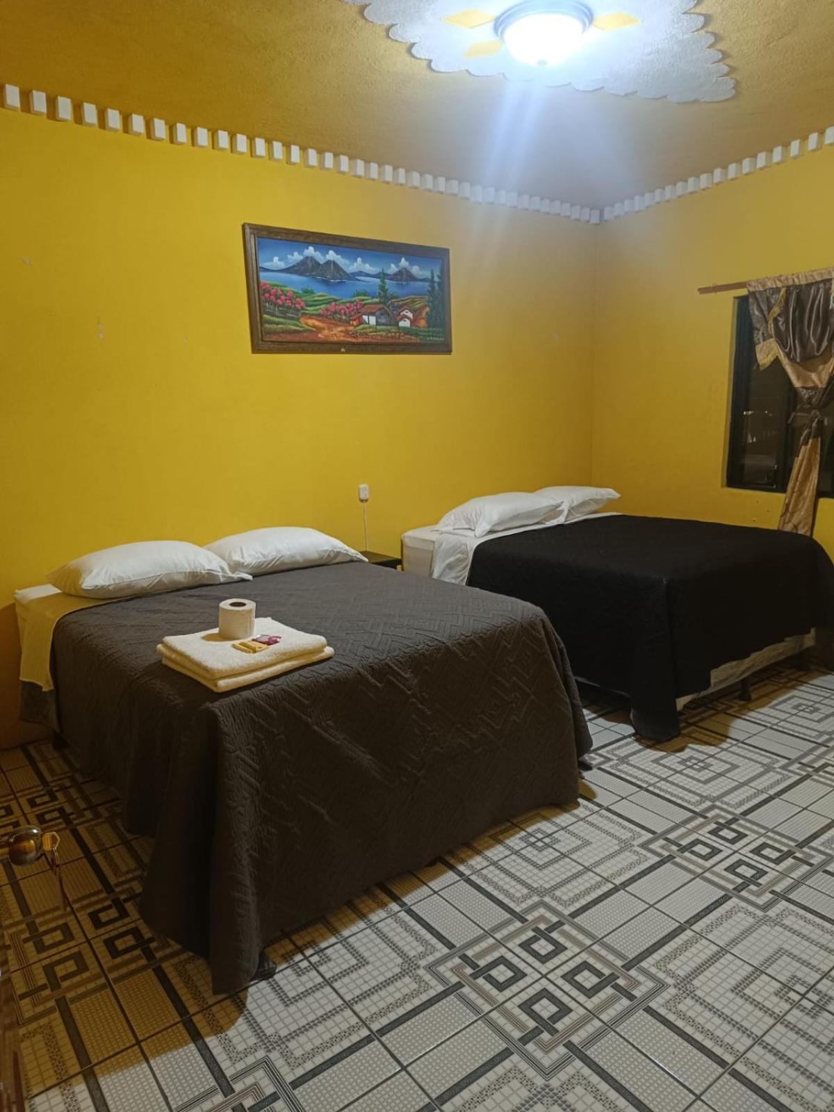 Twin Room With Private Bathroom photo 1