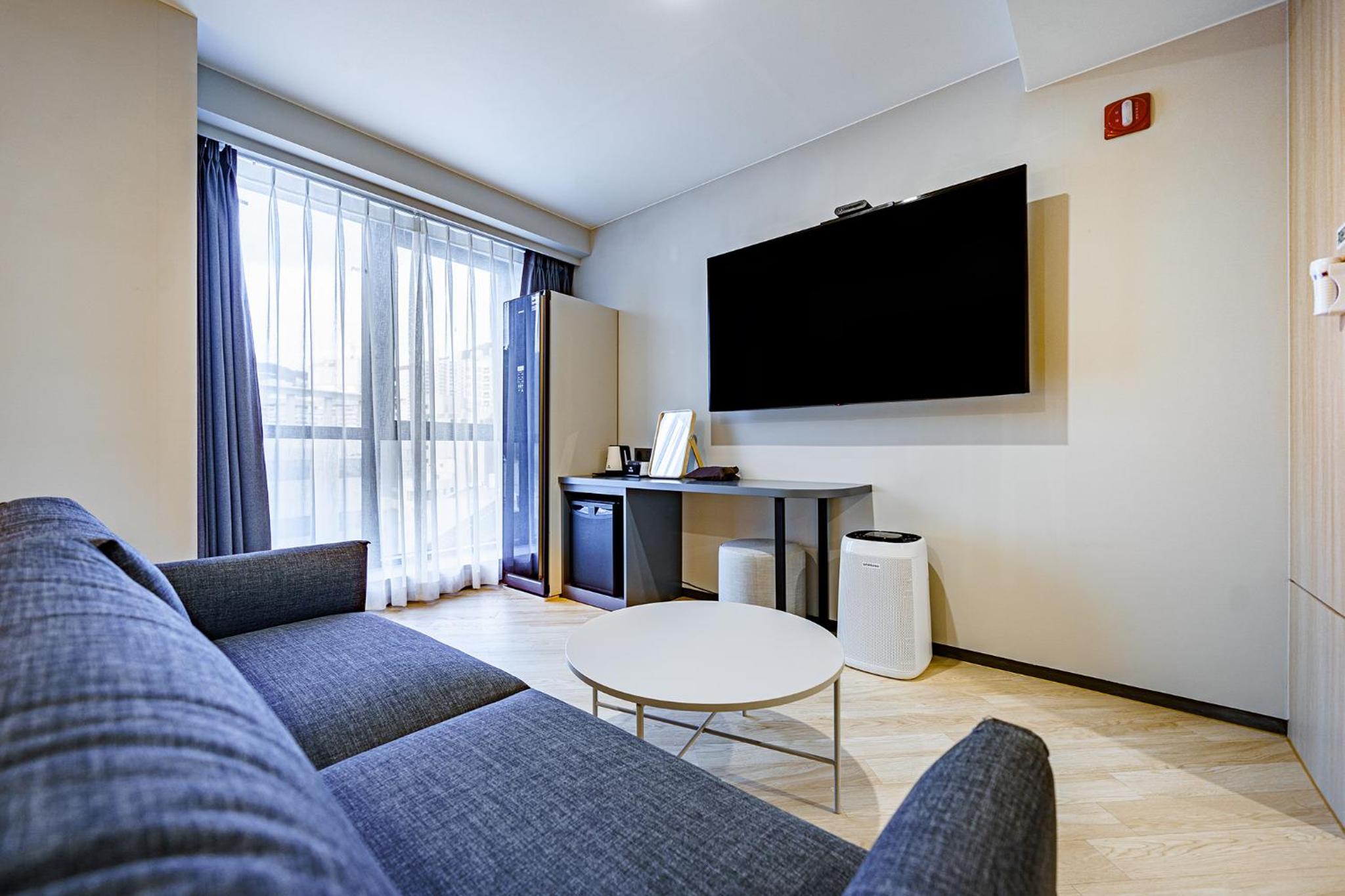 Deluxe Double Room - Photo 11