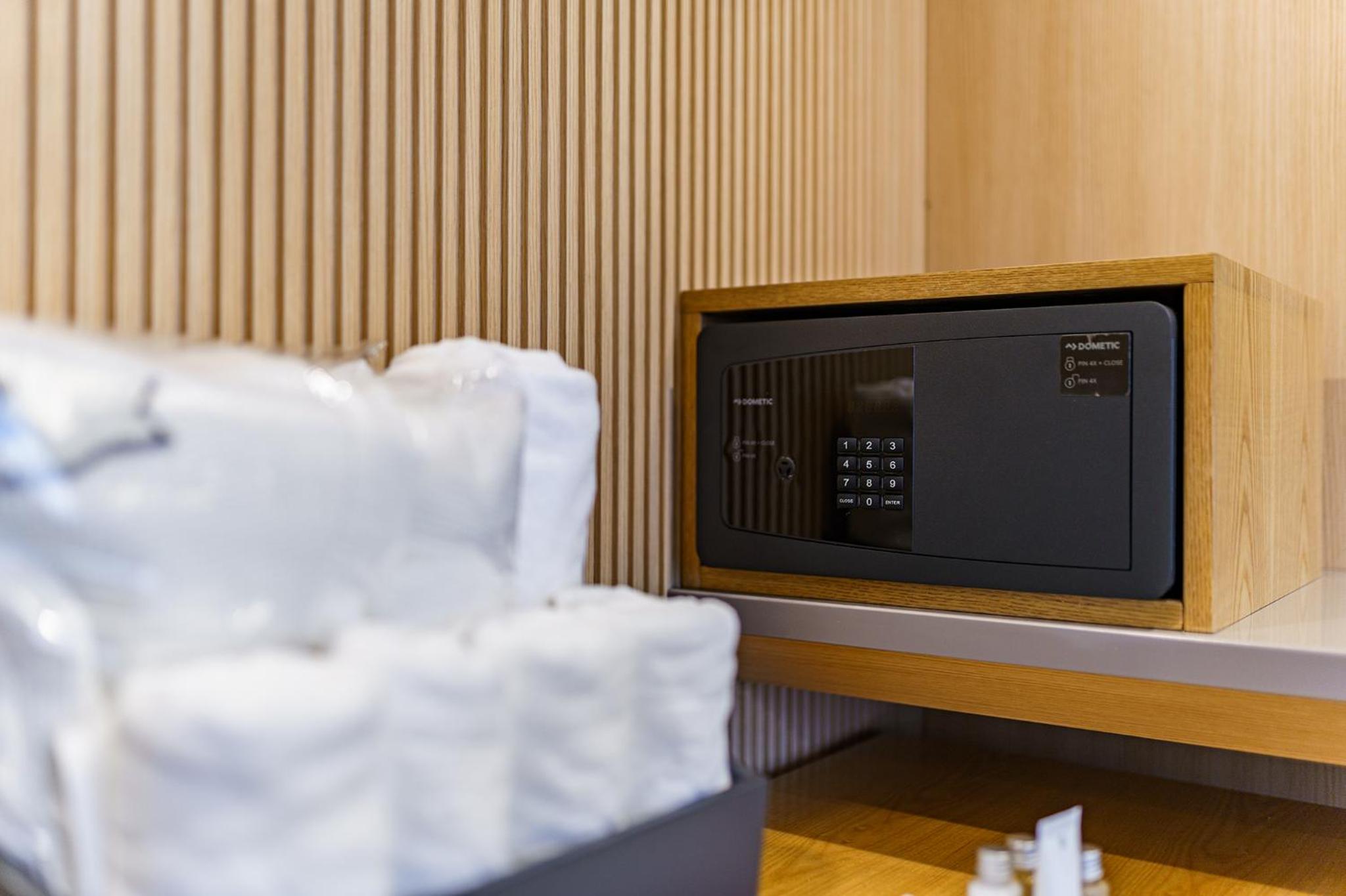Deluxe Twin Room - Photo 8