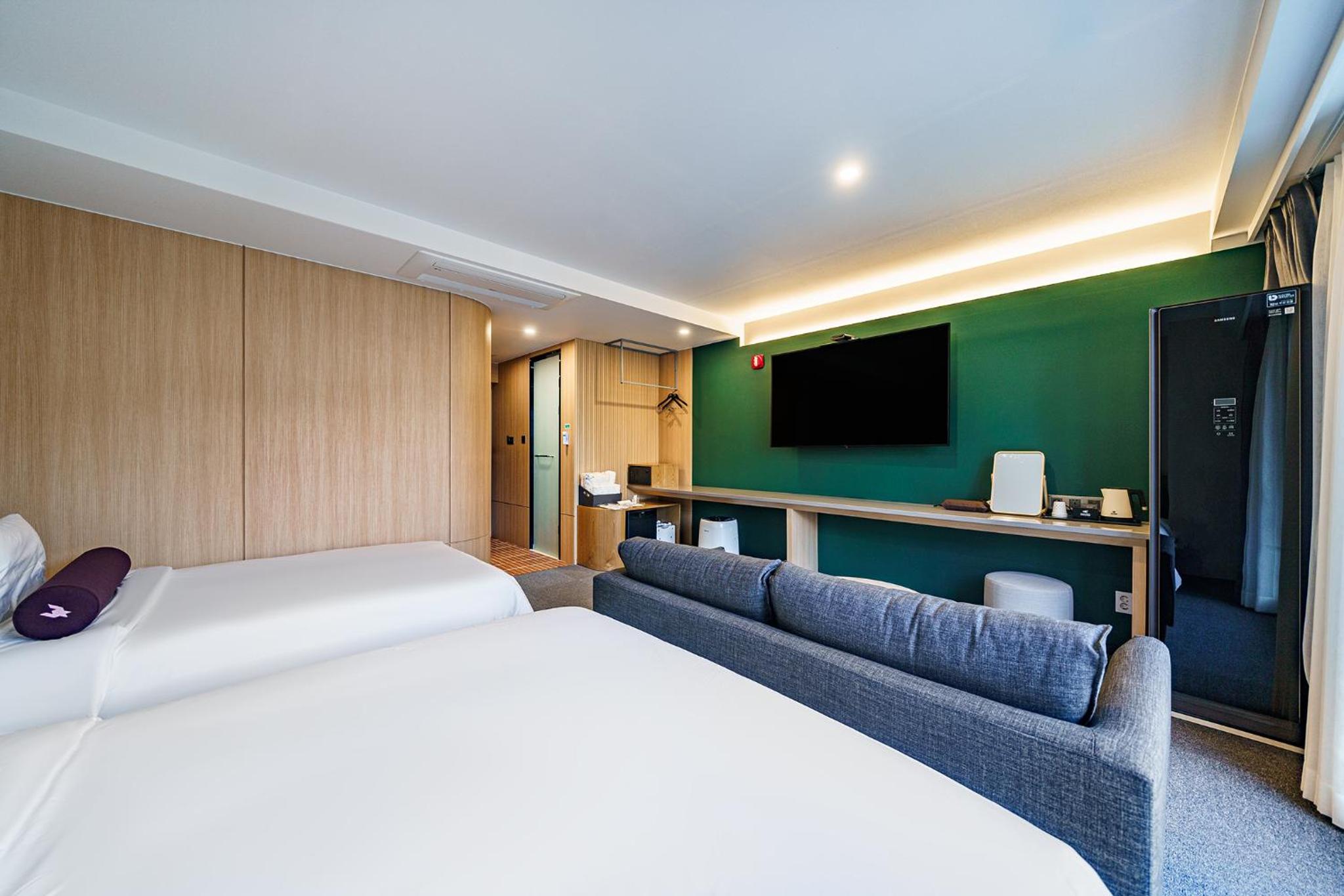 Deluxe Twin Room - Photo 6