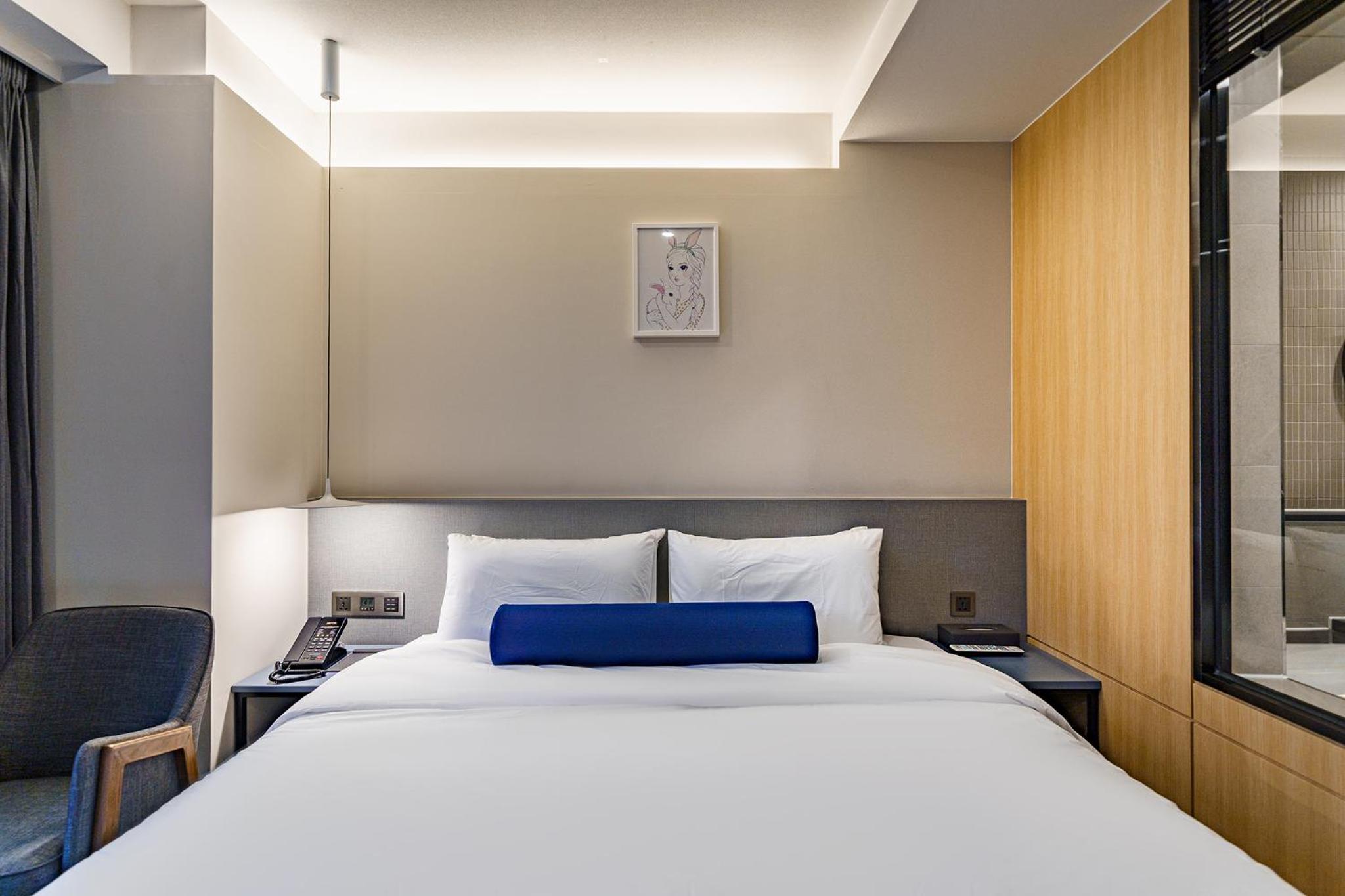 Standard Double Room - Photo 11