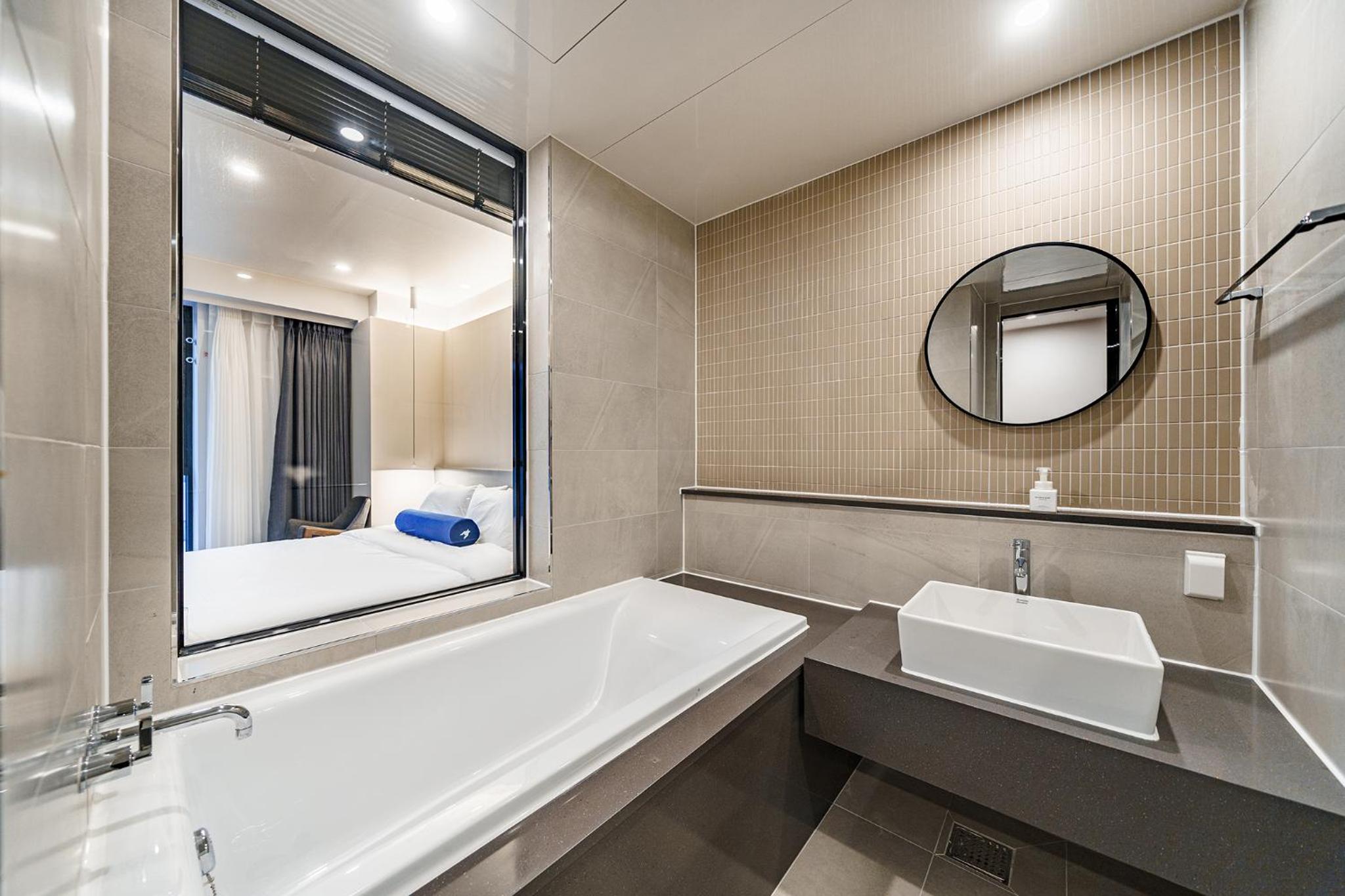 Standard Double Room - Photo 12