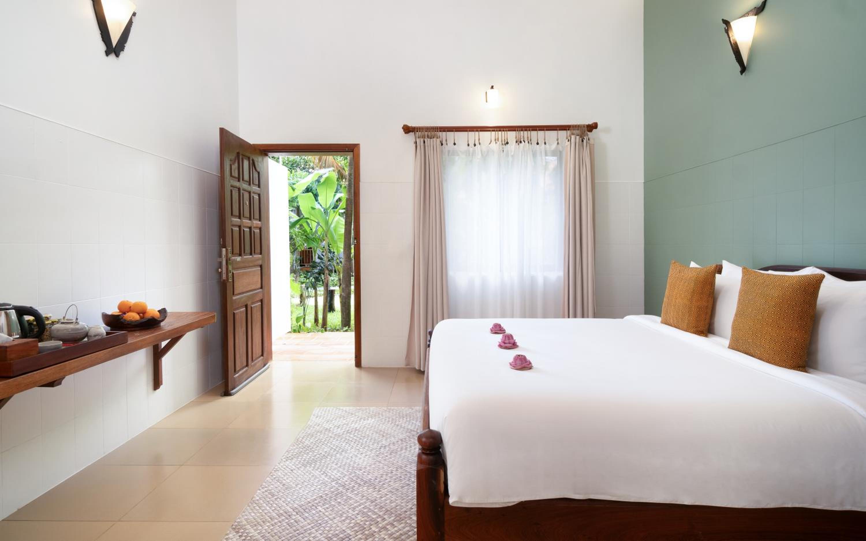 Double Room with Balcony | Includes Afternoon Tea & Tree Planting photo 3