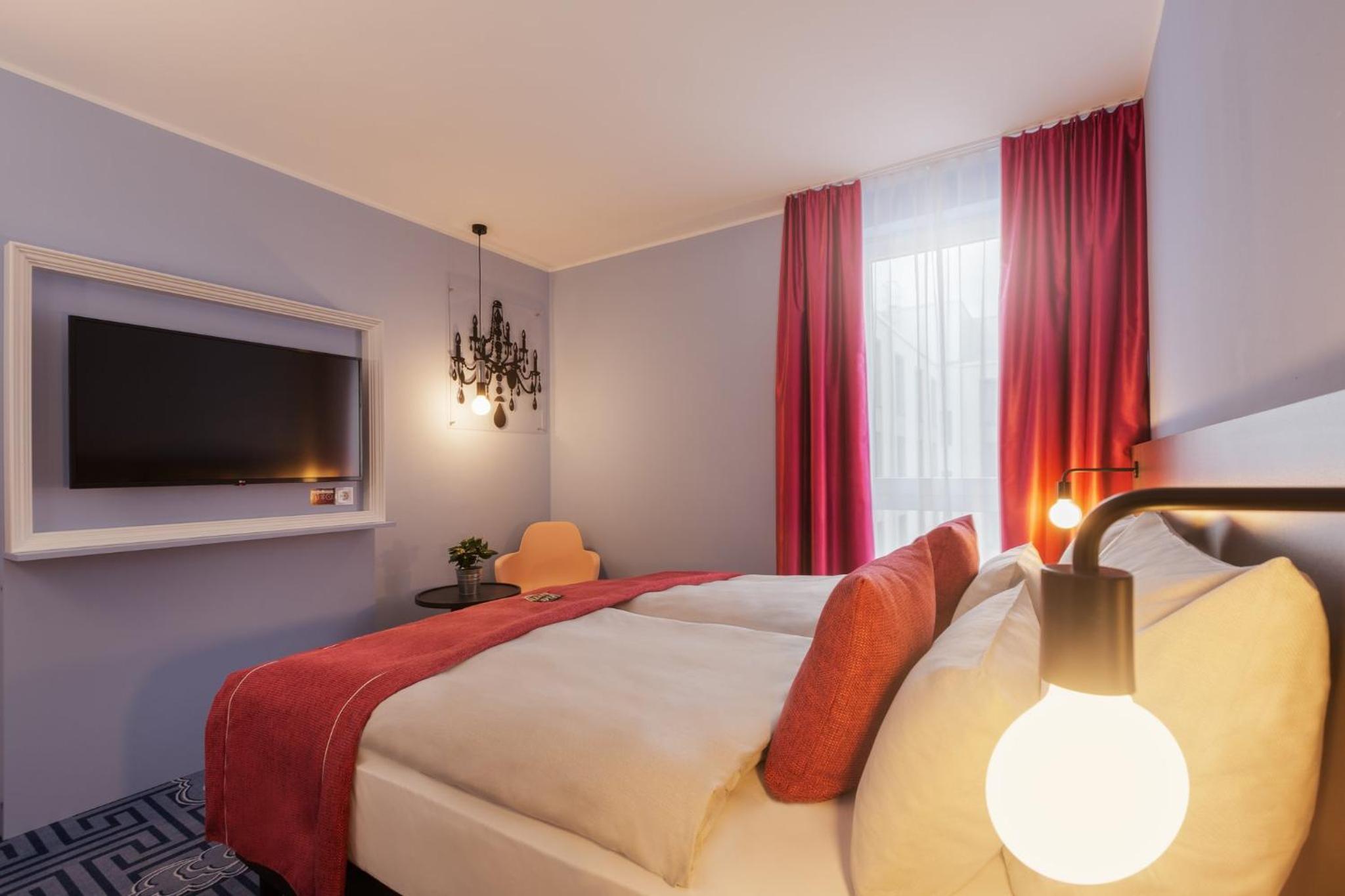 Standard Queen Room photo 3
