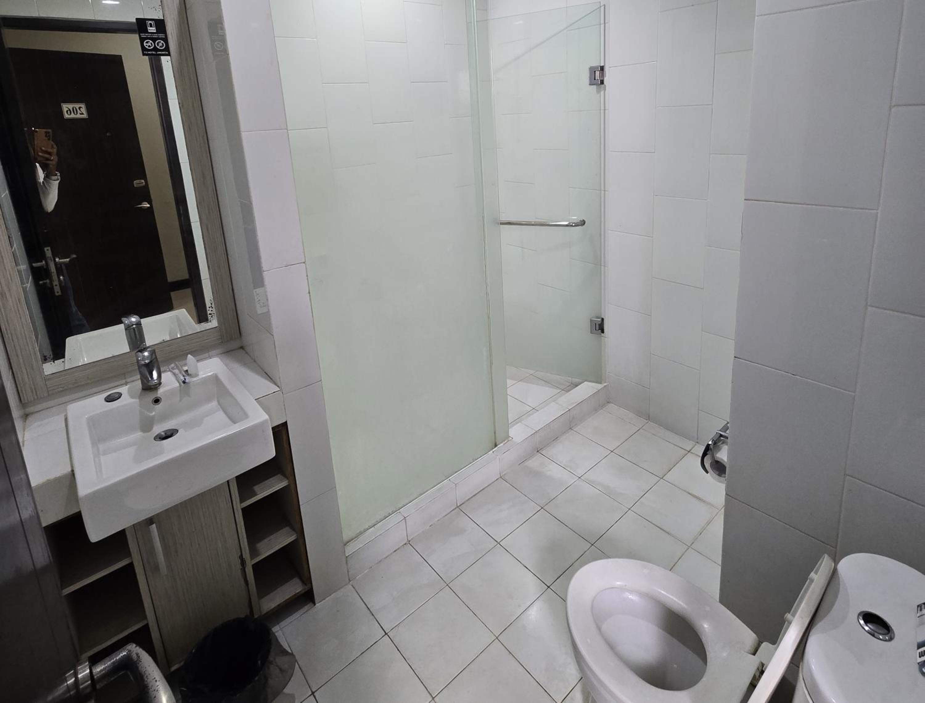 Deluxe Double or Twin Room - Photo 17
