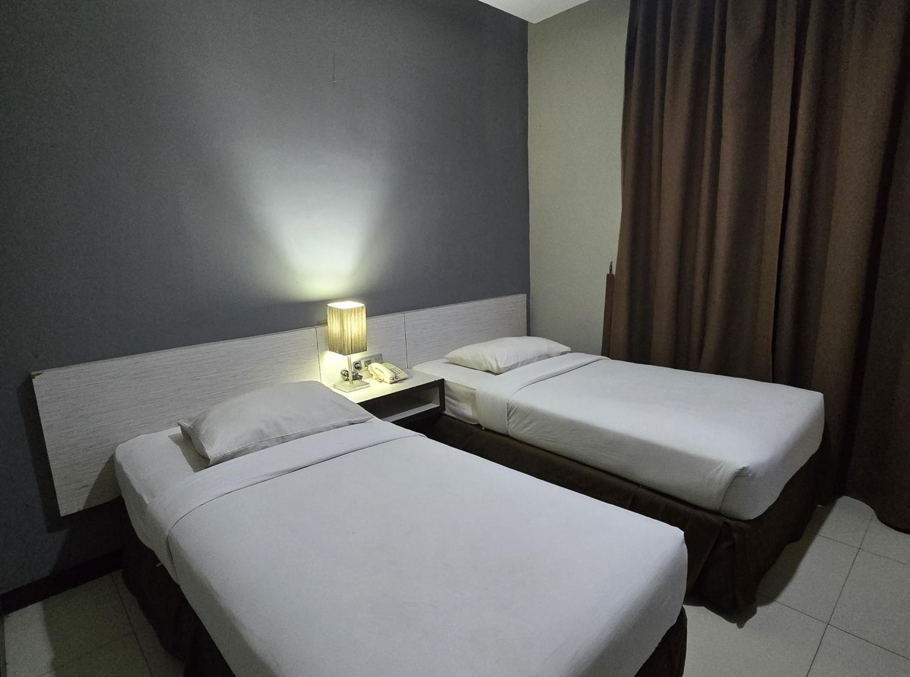 Deluxe Double or Twin Room - Photo 19