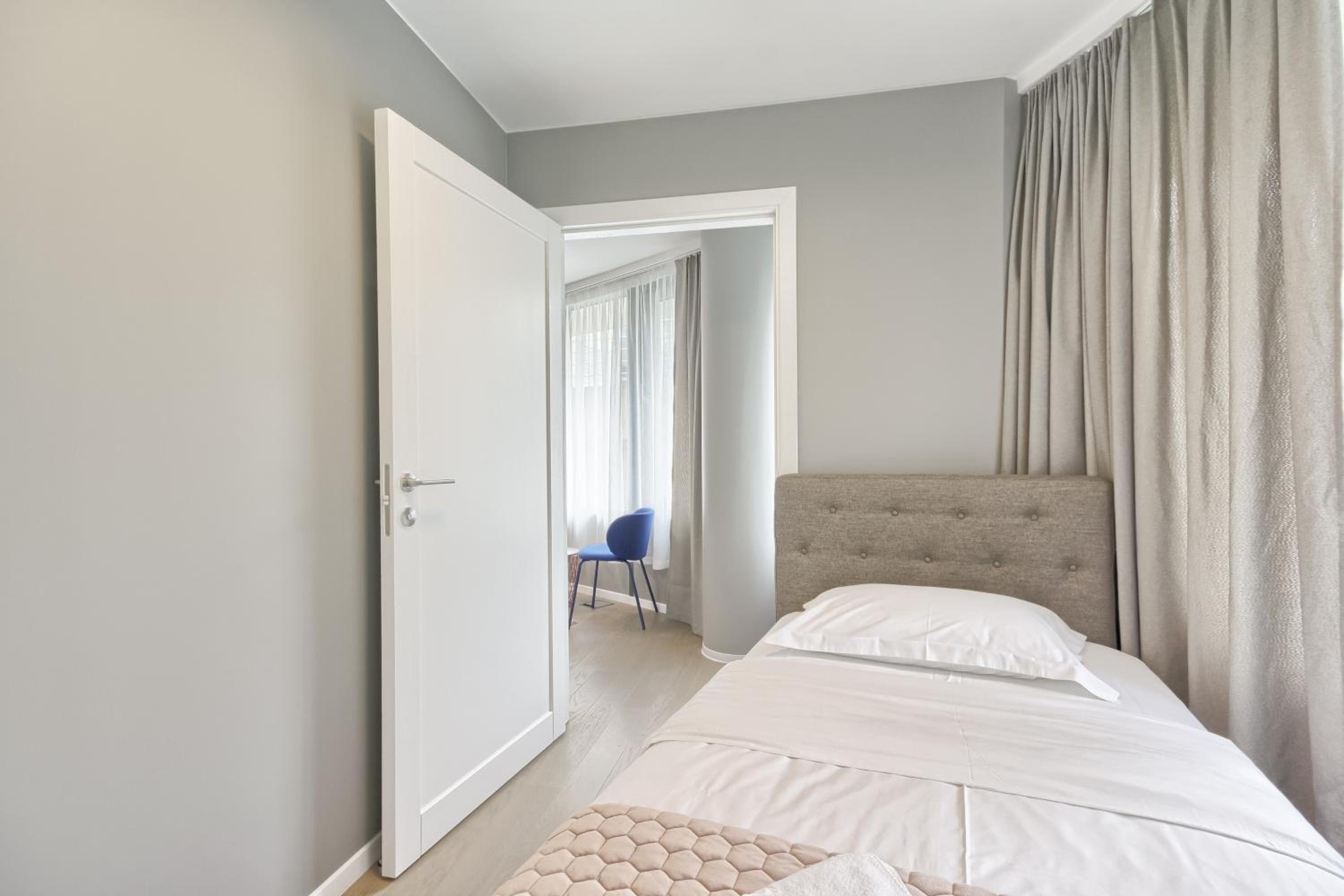 Studio Apartment photo 2