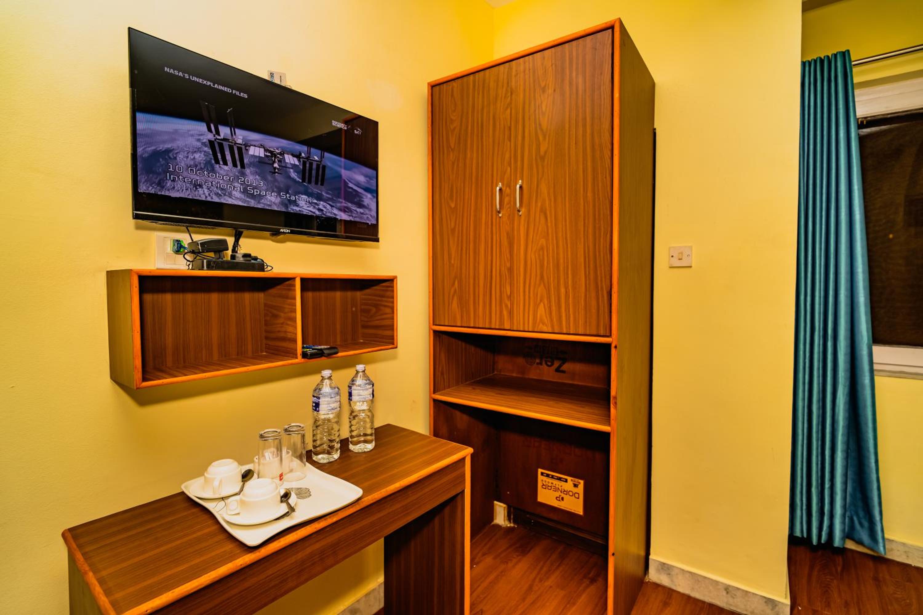 Deluxe Double or Twin Room - Photo 6