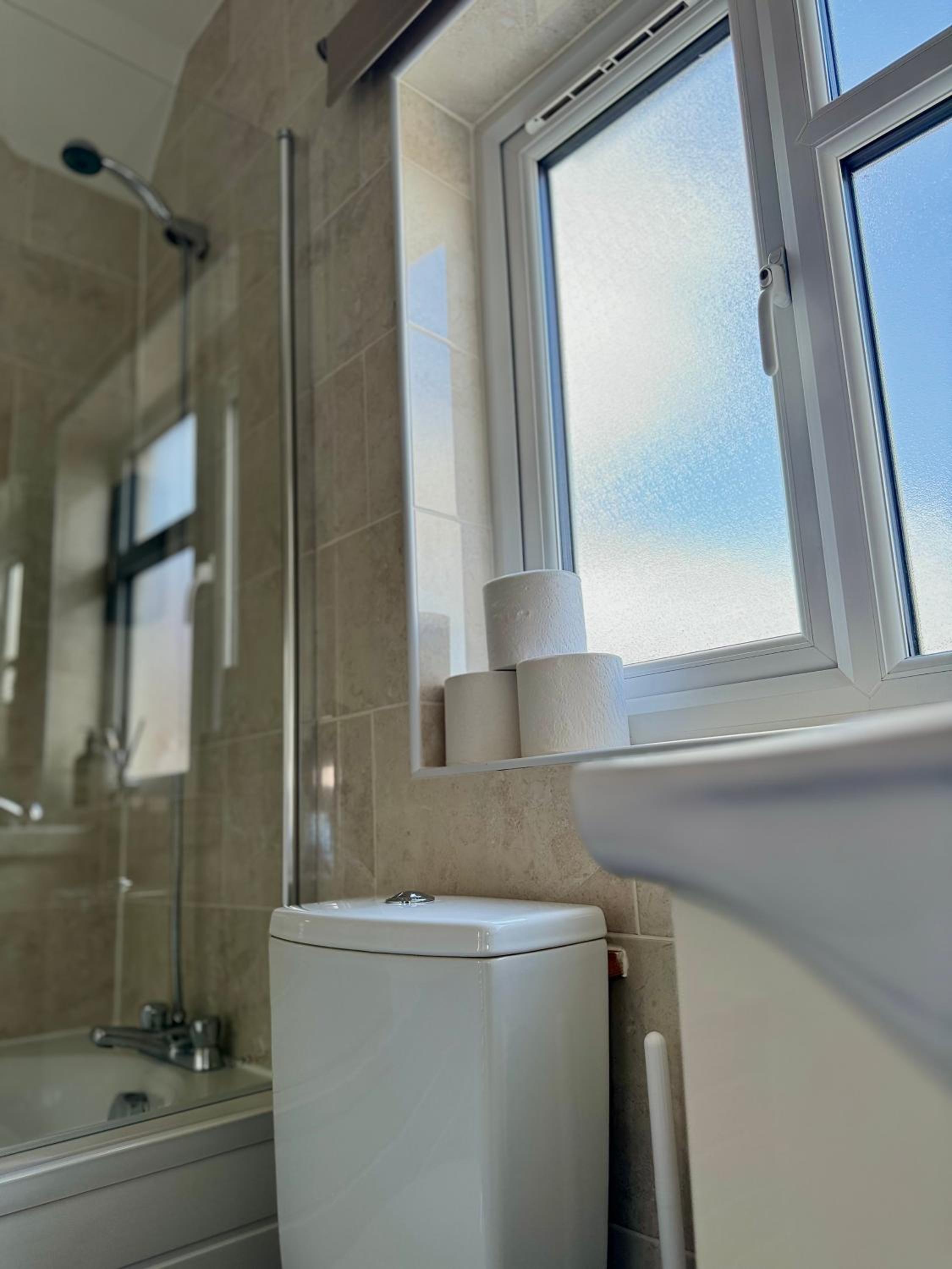 Double Room with Shared Bathroom photo 3