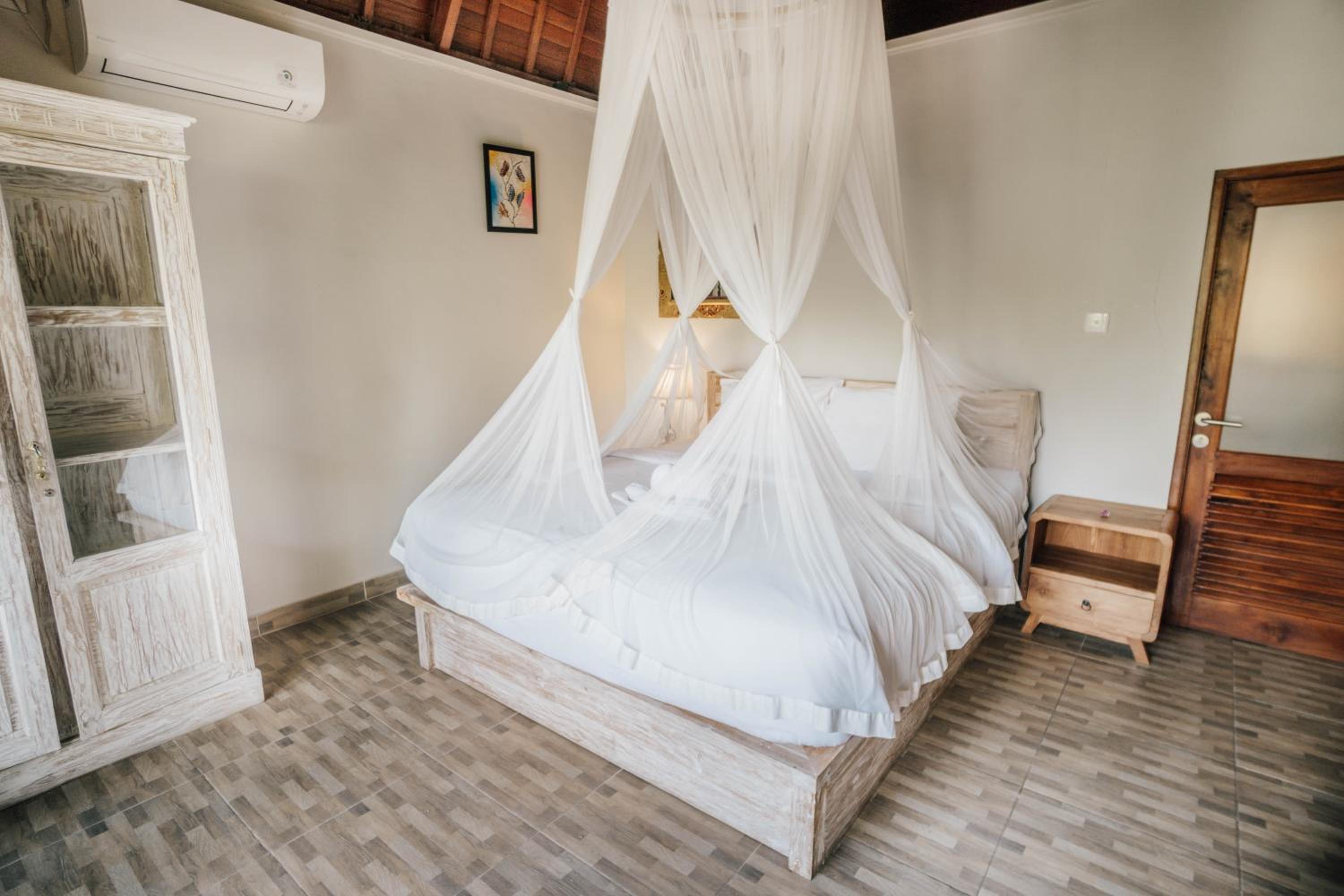 One-Bedroom Villa - Photo 3