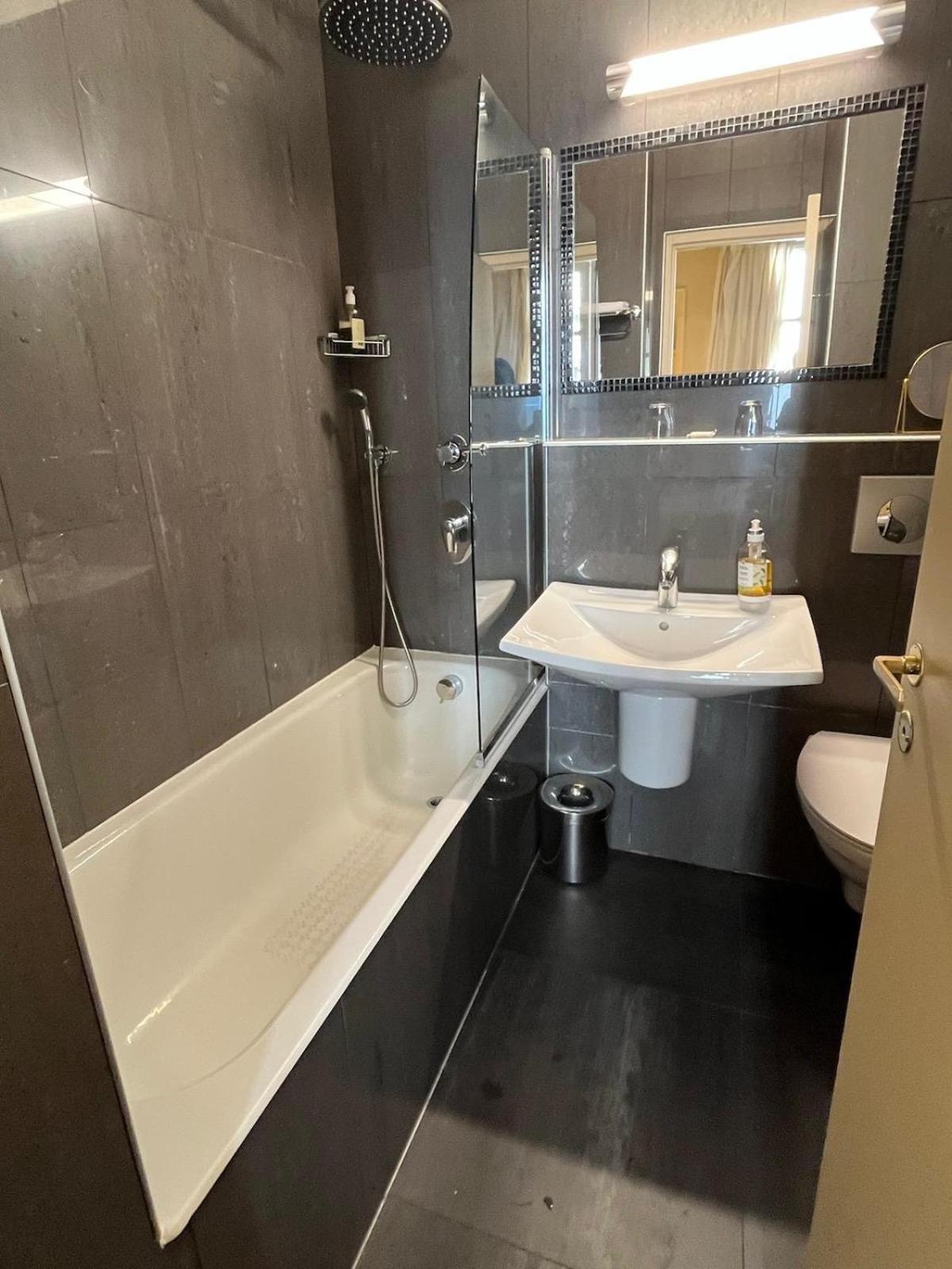 Double Room Picasso (first floor) photo 2