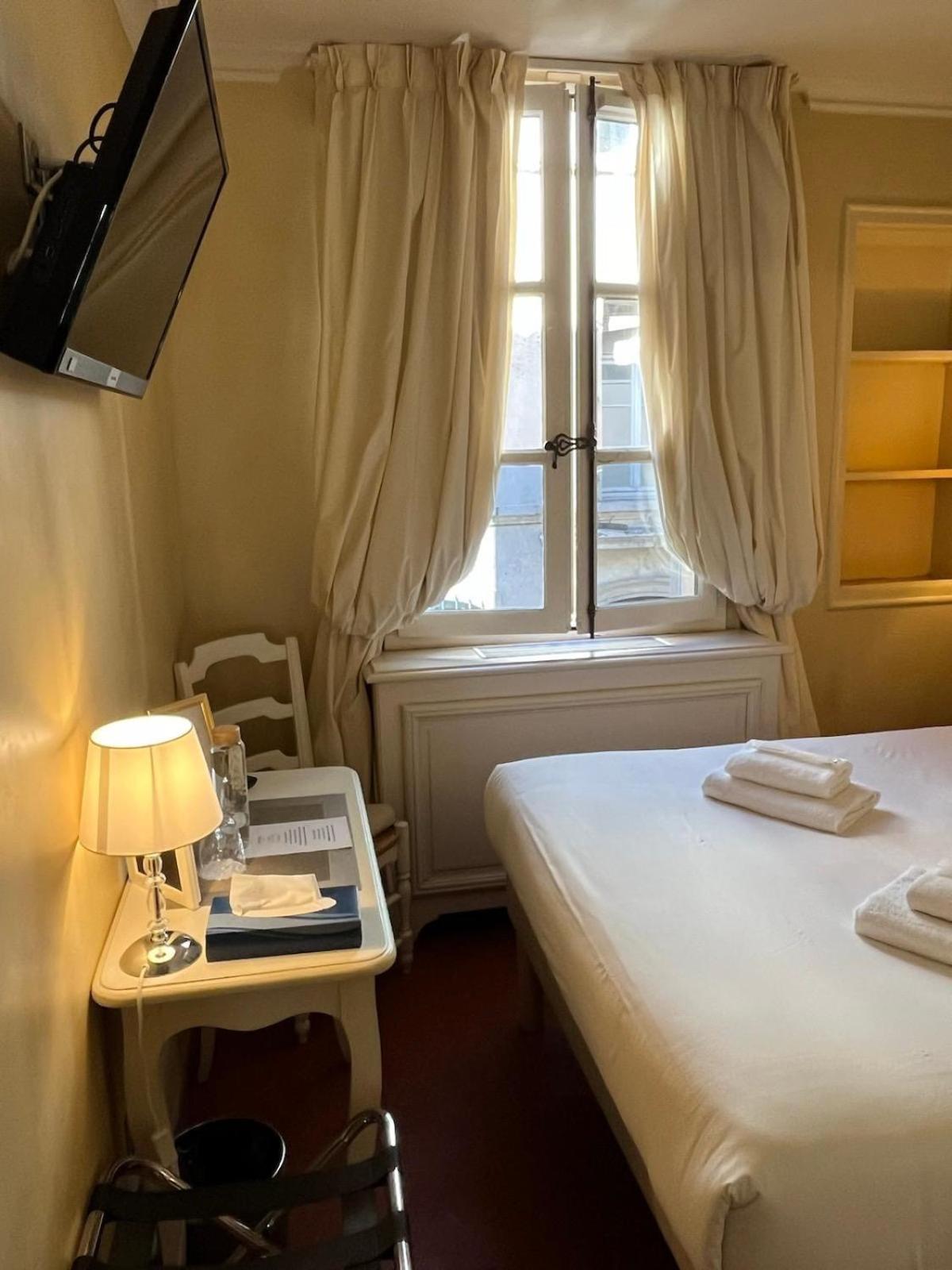 Double Room Picasso (first floor) photo 3