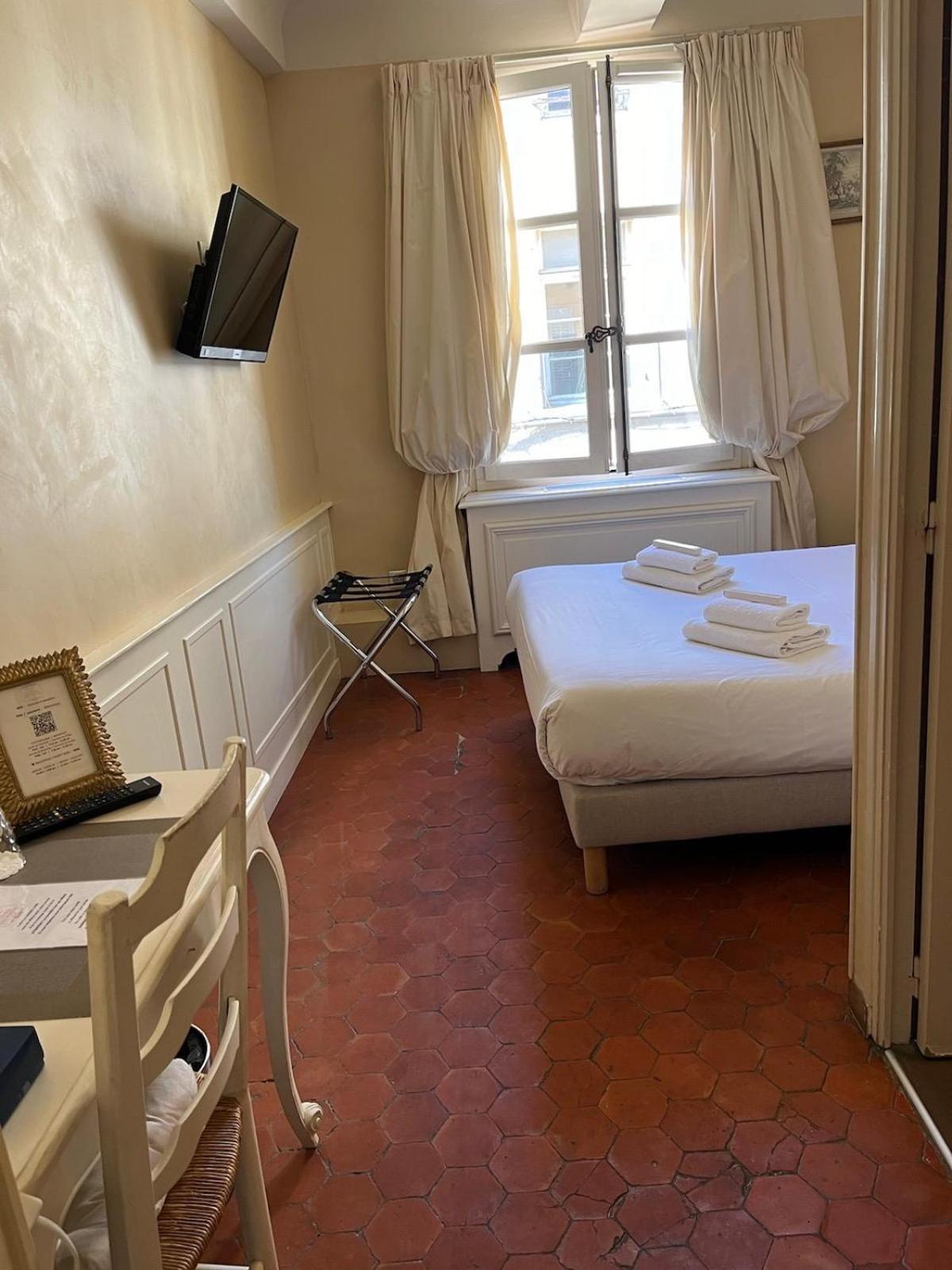 Double Room Mirabeau (second floor) photo 2