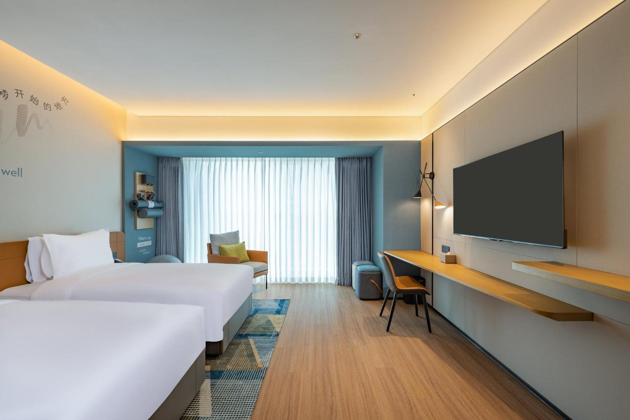 Premium Twin Room with Canal View - Photo 2