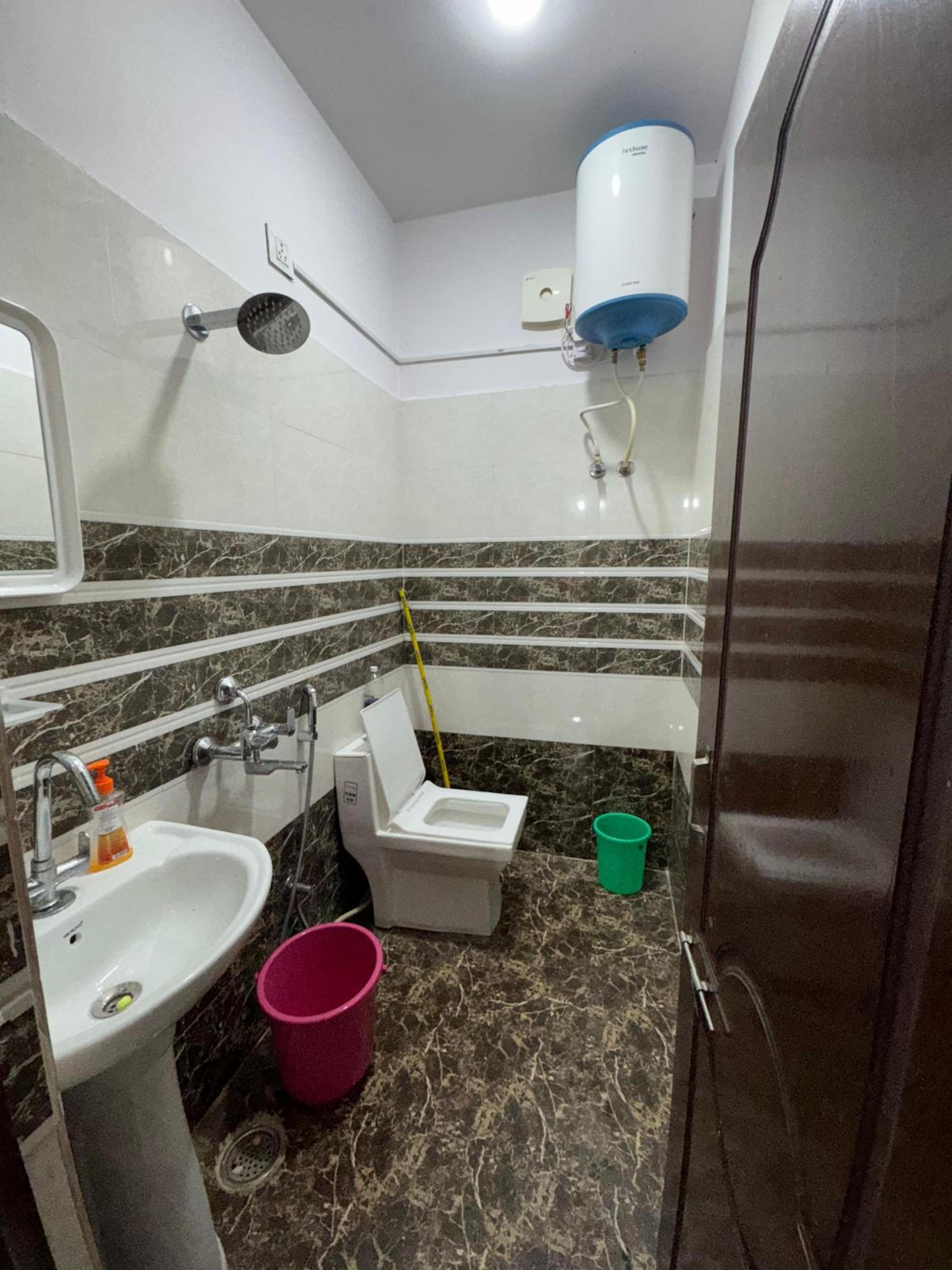 Three-Bedroom Apartment With Balcony photo 3