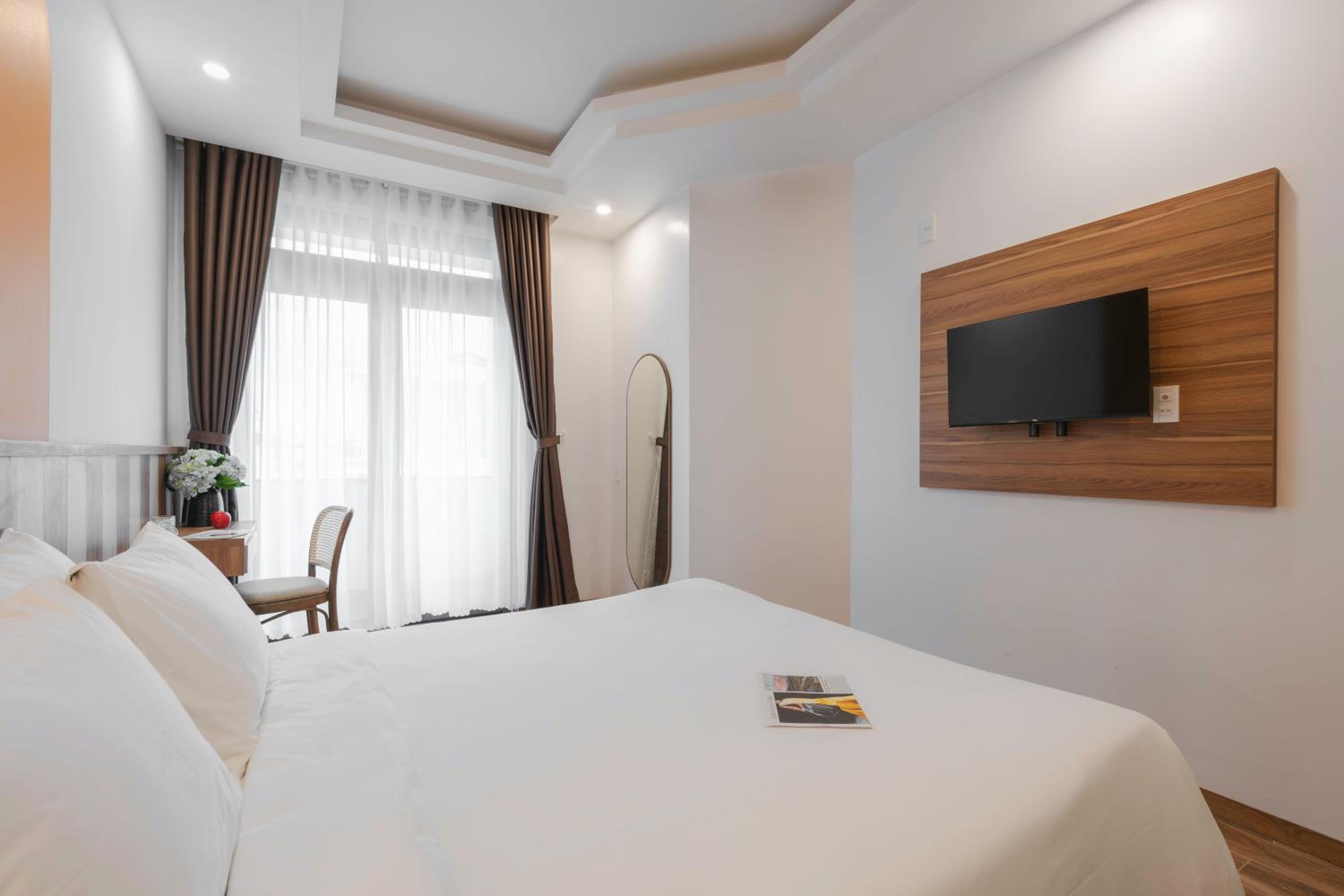 Double or Twin Room with Balcony photo 2