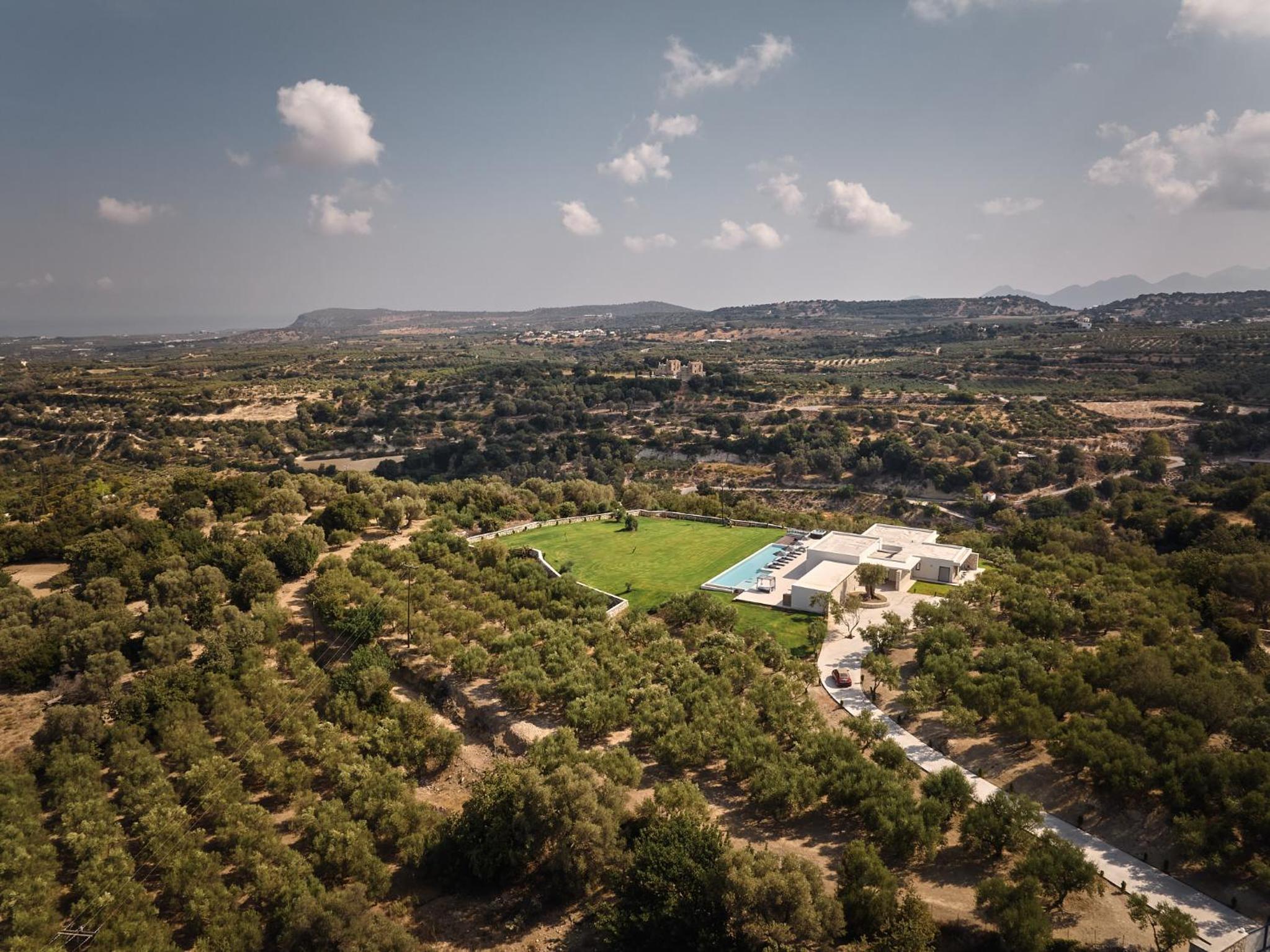 Gavras Exclusive Villa II, Pool, Jacuzzi & Sea View photo 3
