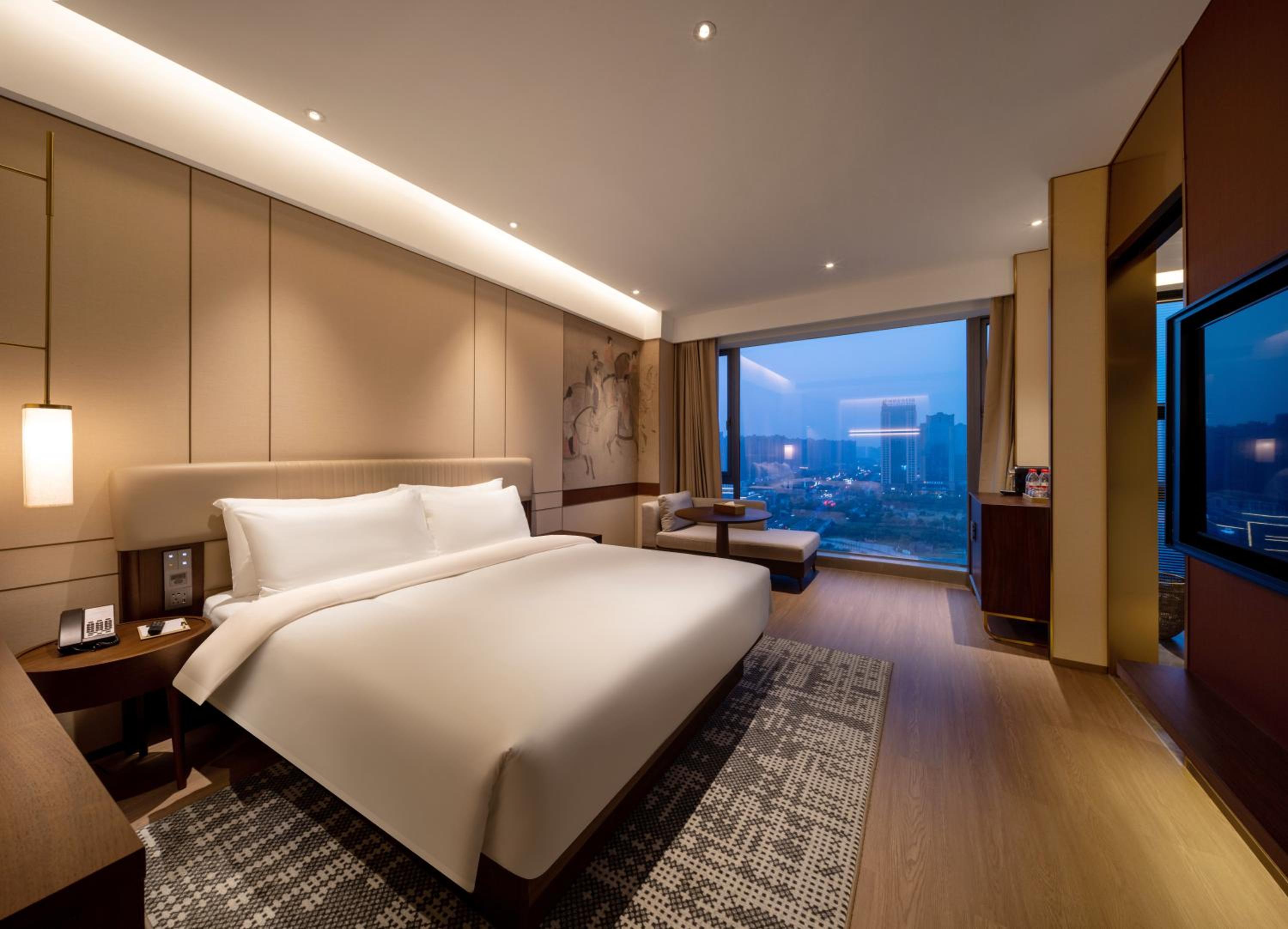 Deluxe Queen Room photo 1